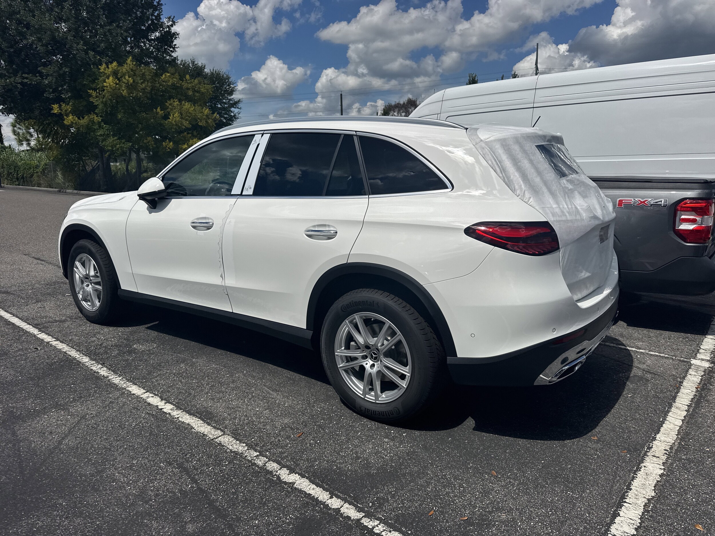 2026 Mercedes Benz GLC 300 photo 2