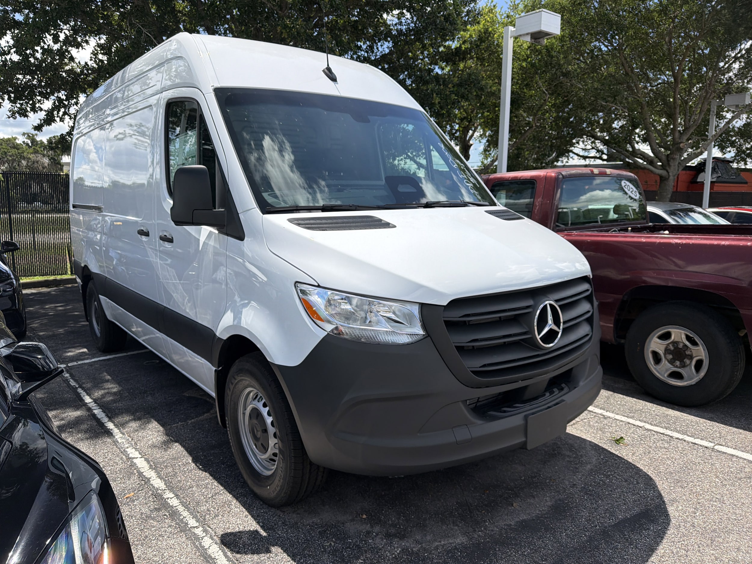 2026 Mercedes-Benz Sprinter 2500 144 WB's photo