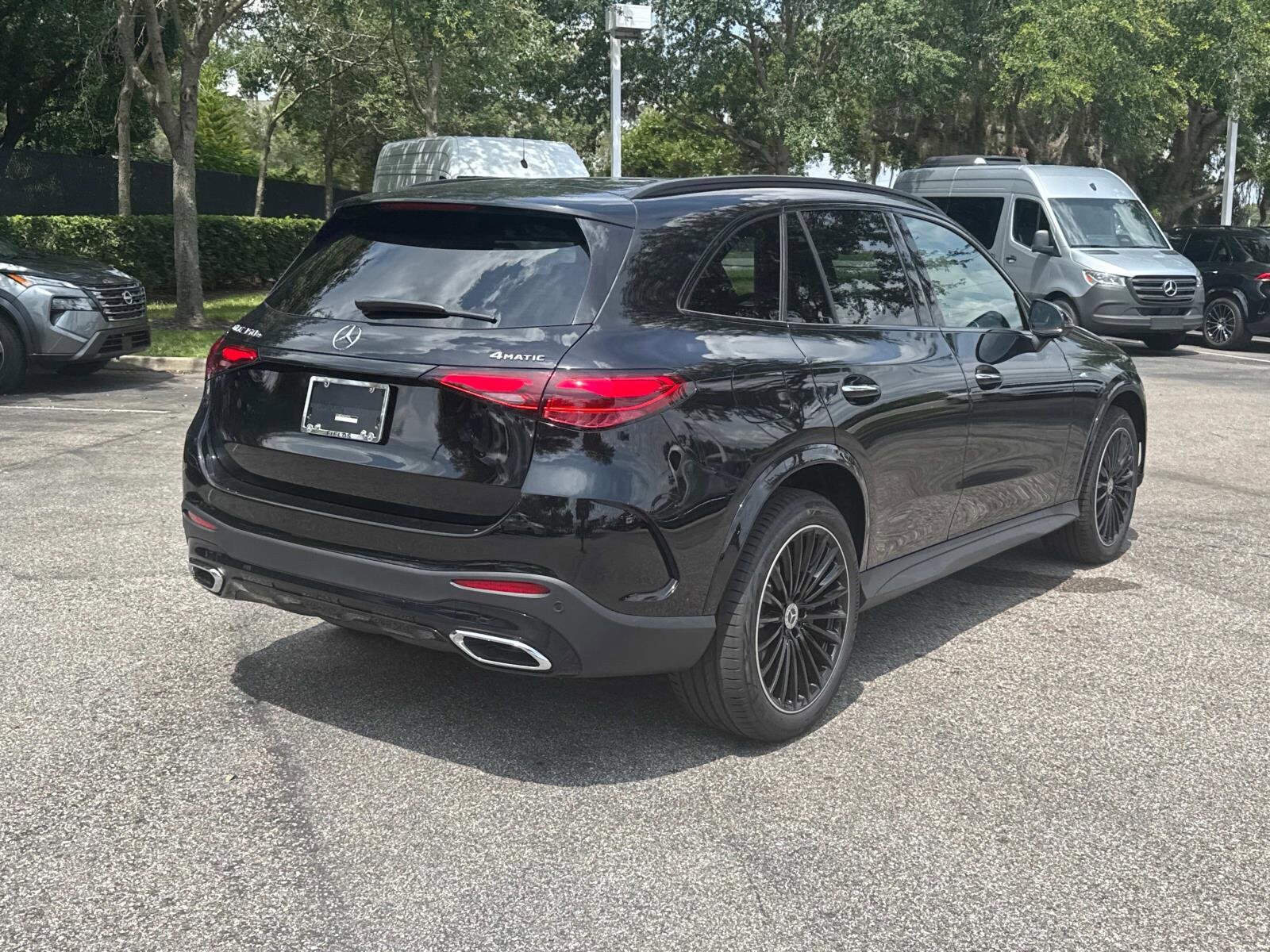 2025 Mercedes Benz GLC 350e 4MATIC photo 3