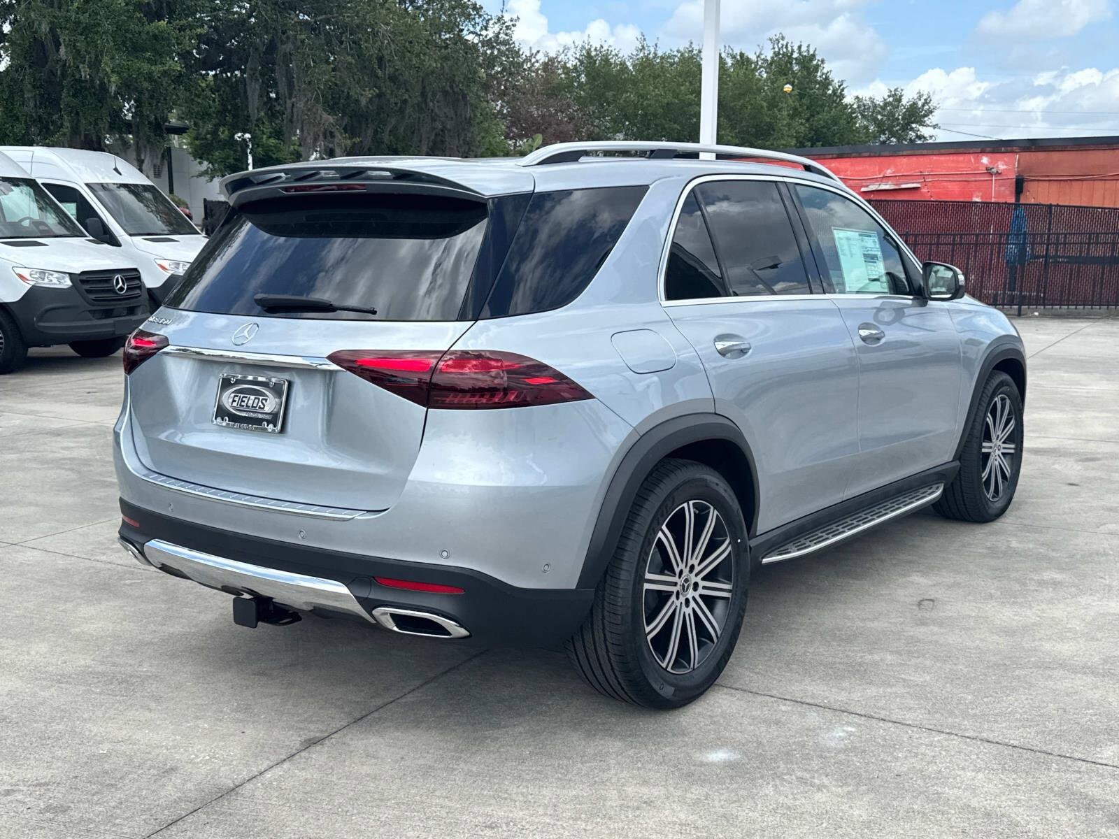 2025 Mercedes Benz GLE 350 4MATIC photo 3