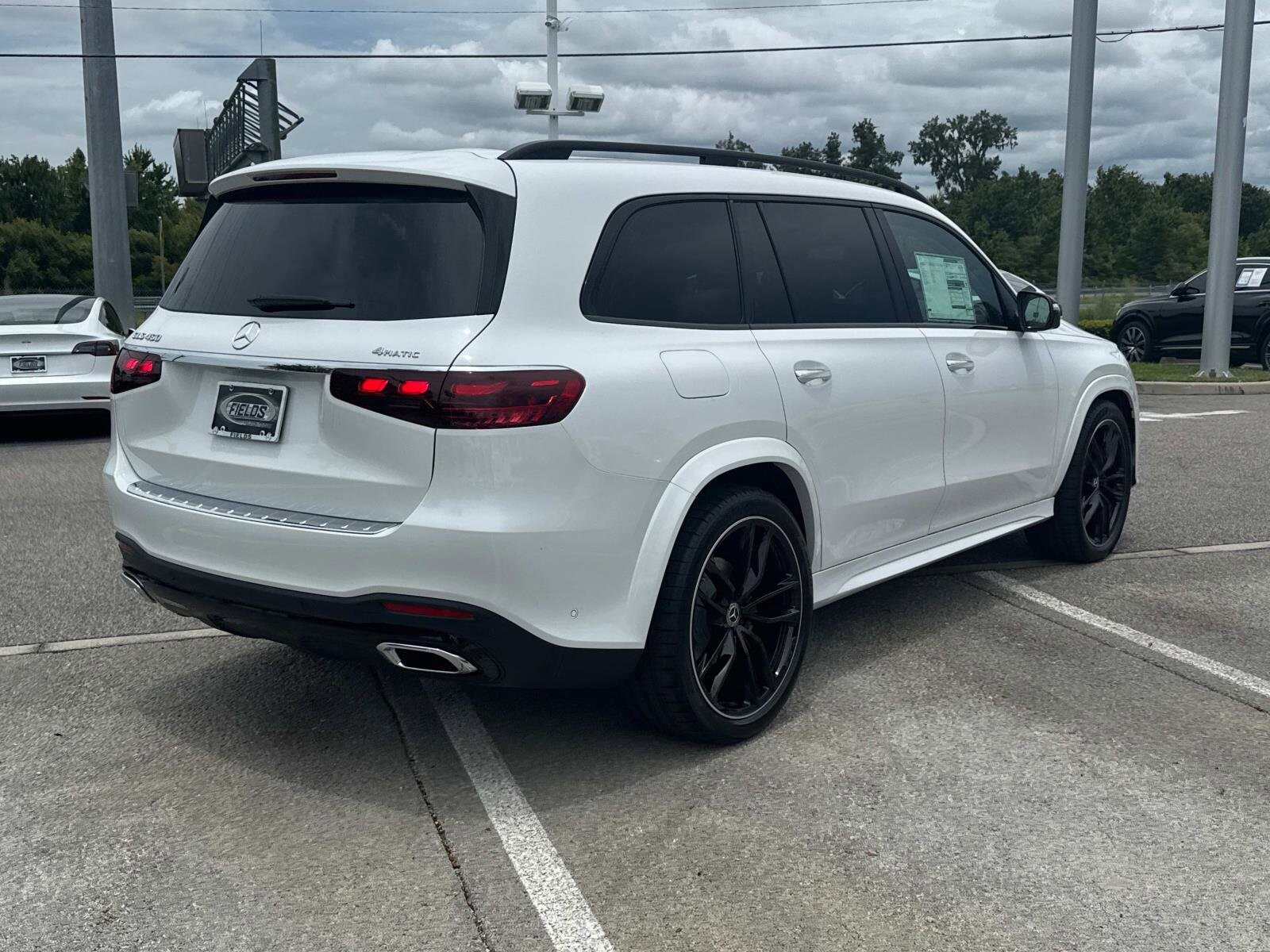 2025 Mercedes Benz GLS 450 4MATIC photo 3