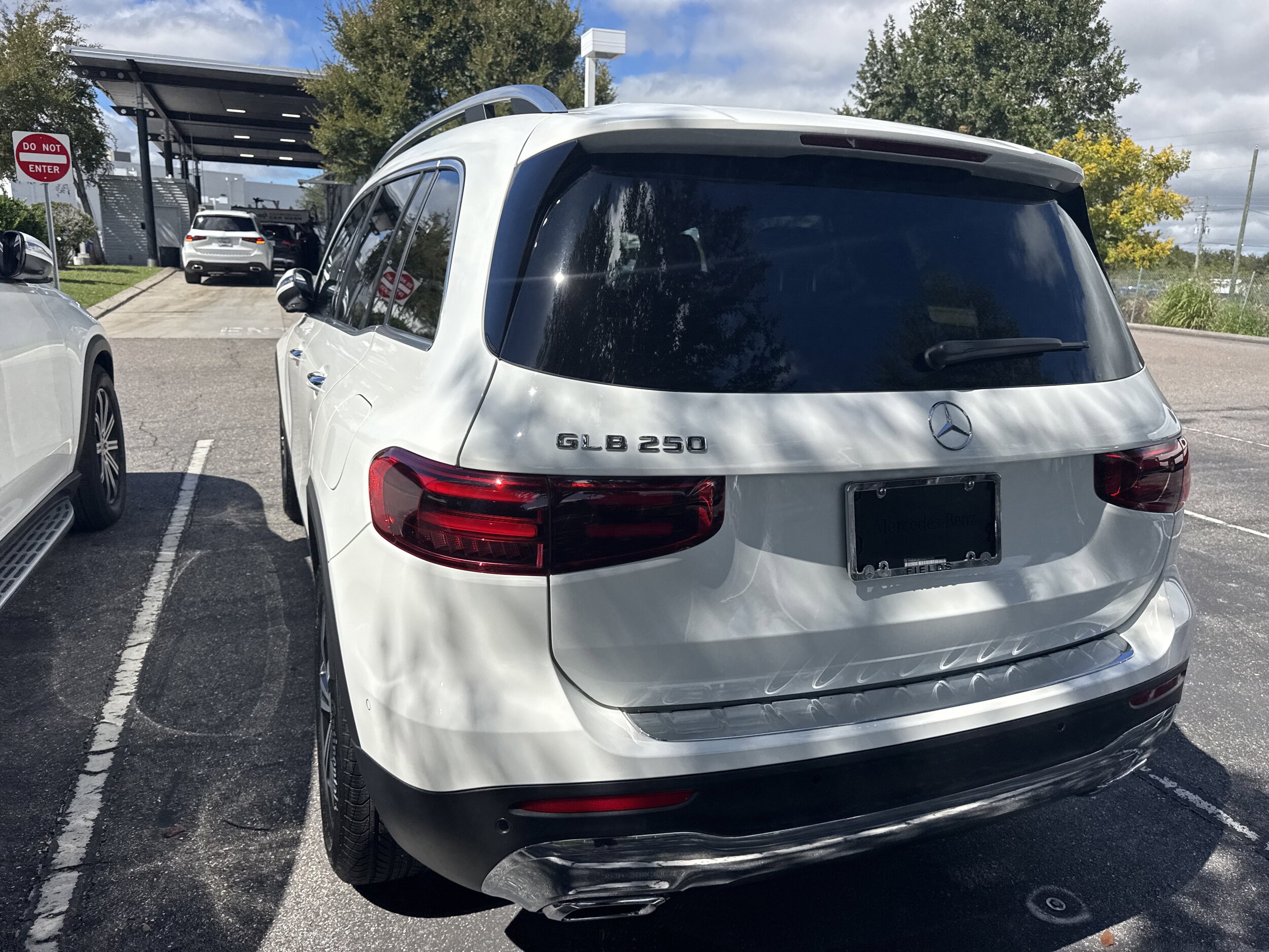 2025 Mercedes Benz GLB 250 photo 2