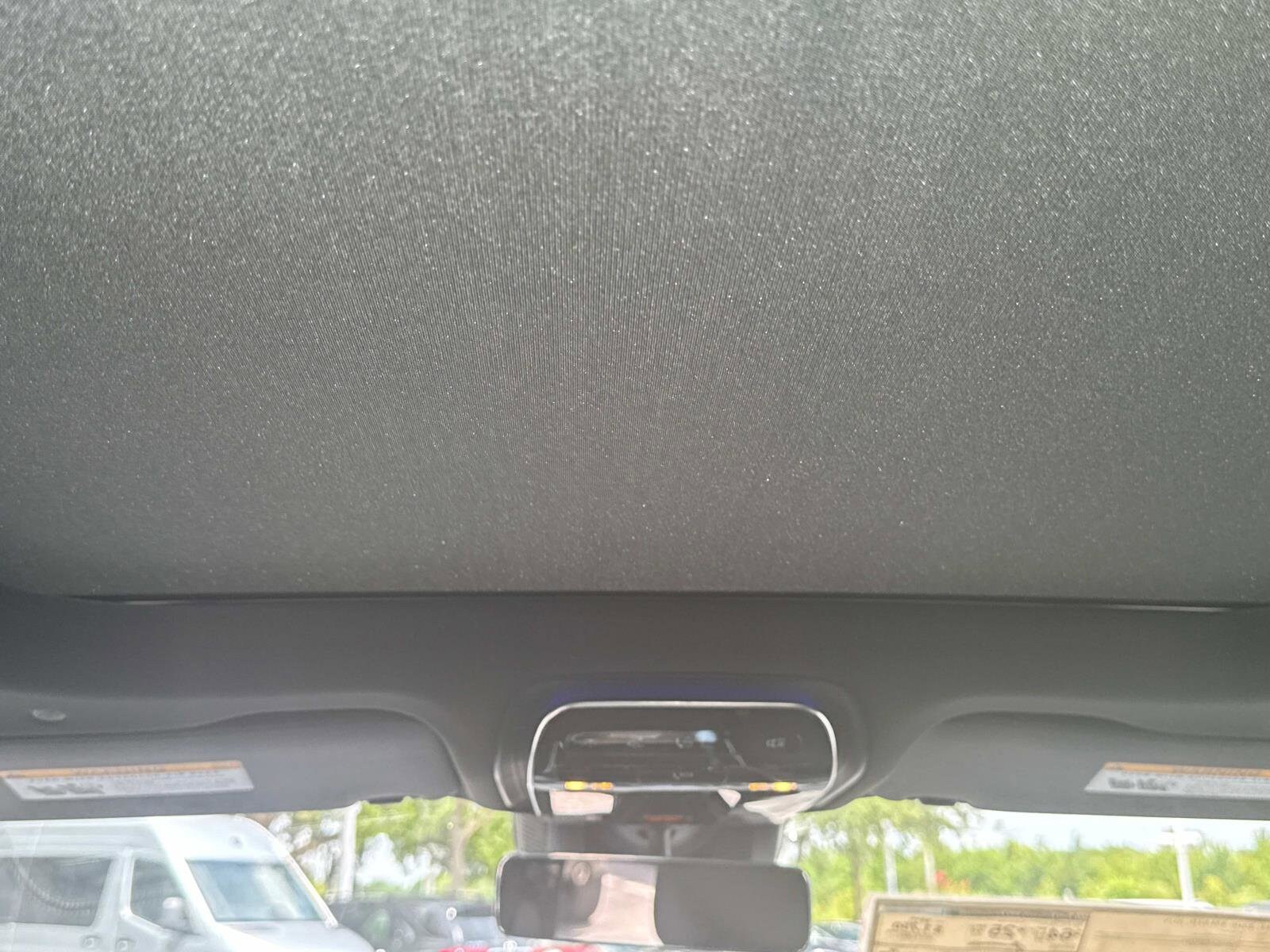 2025 Mercedes-Benz GLC Base - Photo 14