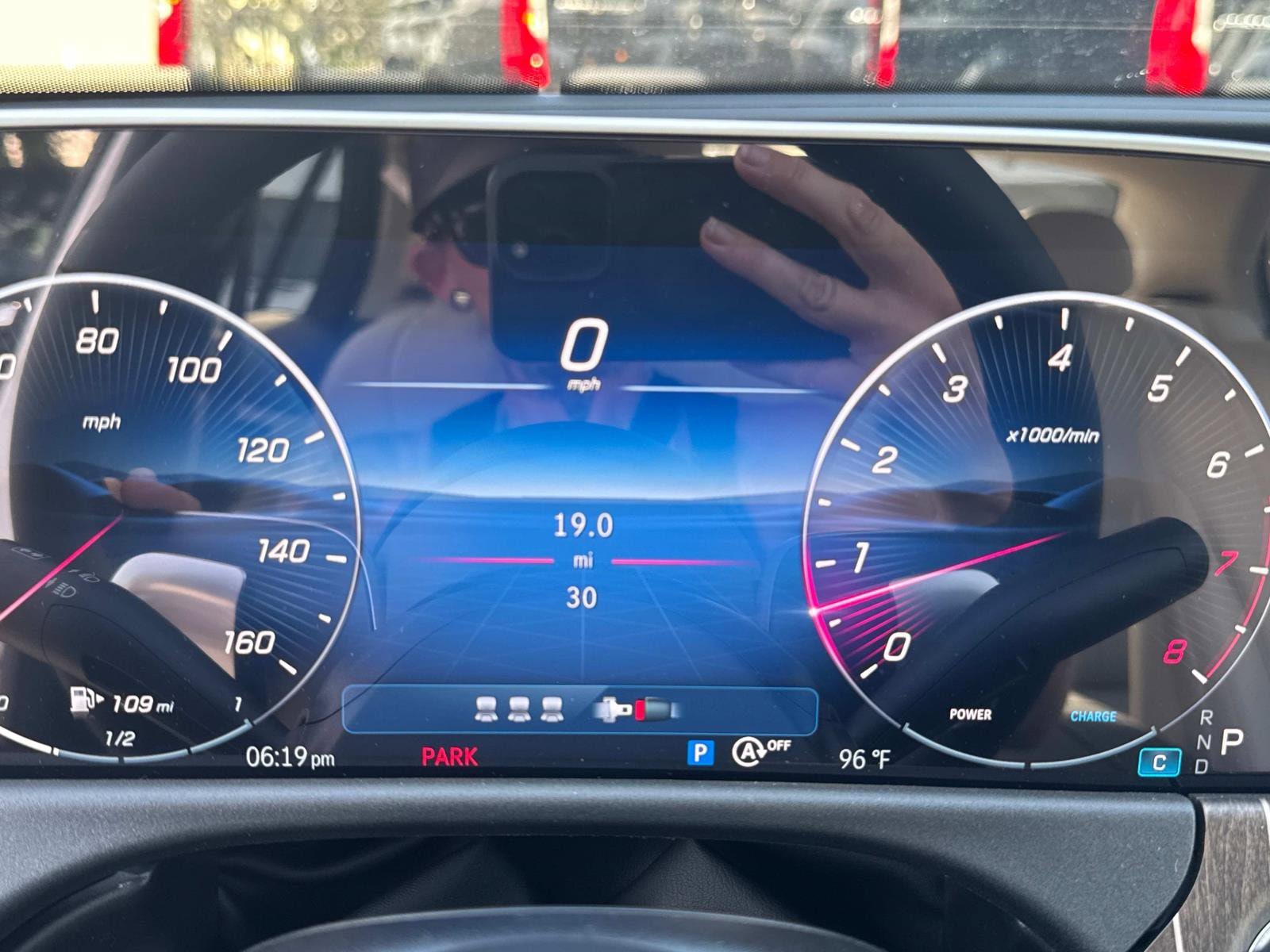2025 Mercedes-Benz E-Class E350 - Photo 30