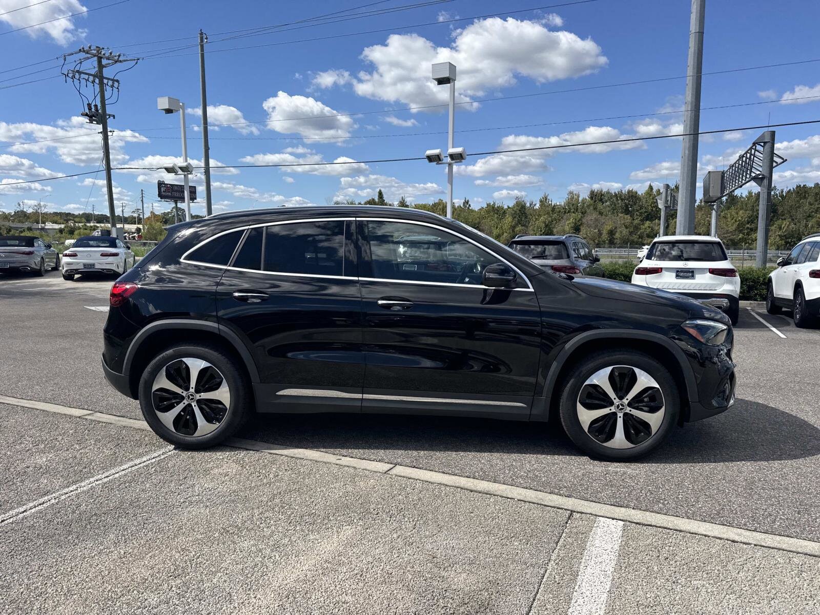 2025 Mercedes Benz GLA 250 photo 2