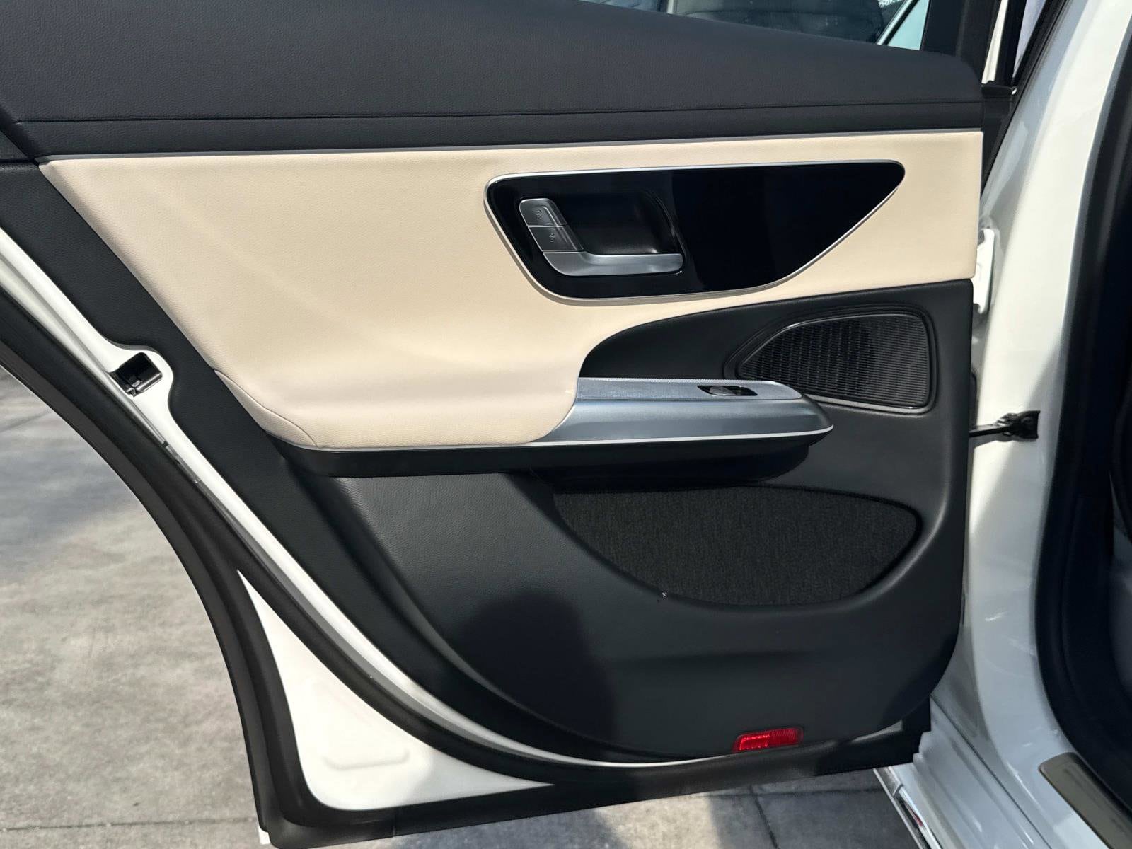 2025 Mercedes-Benz E-Class E350 - Photo 11