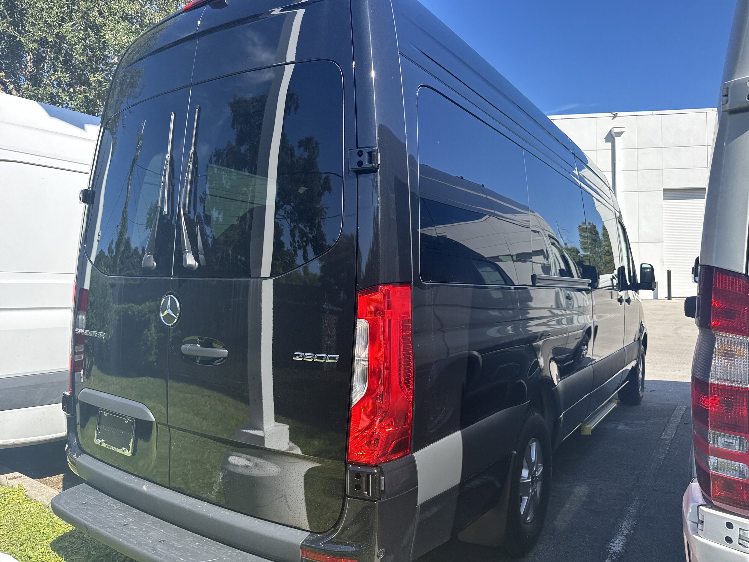 2025 Mercedes Benz Sprinter 2500 photo 2