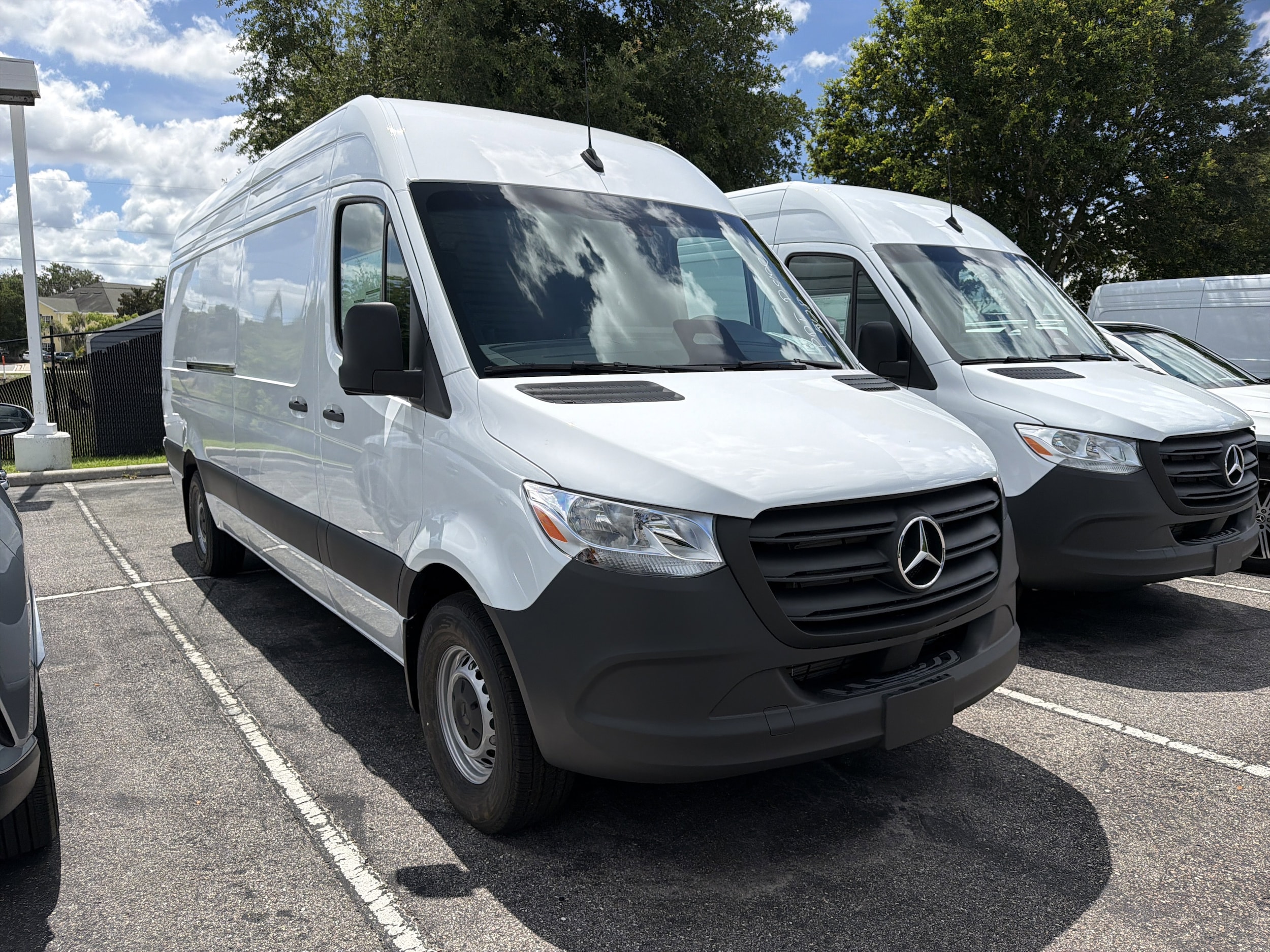 2026 Mercedes-Benz Sprinter 2500 170 WB High Roof's photo