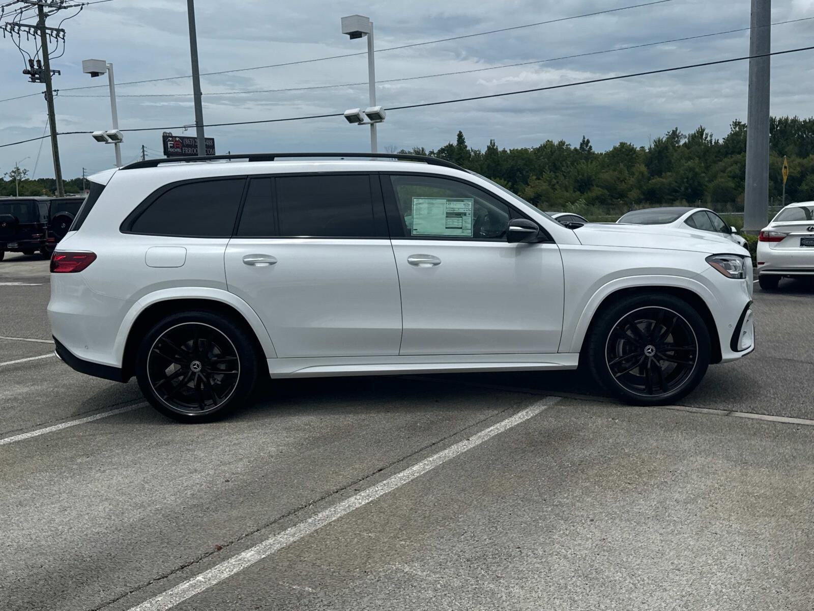 2025 Mercedes Benz GLS 450 4MATIC photo 2