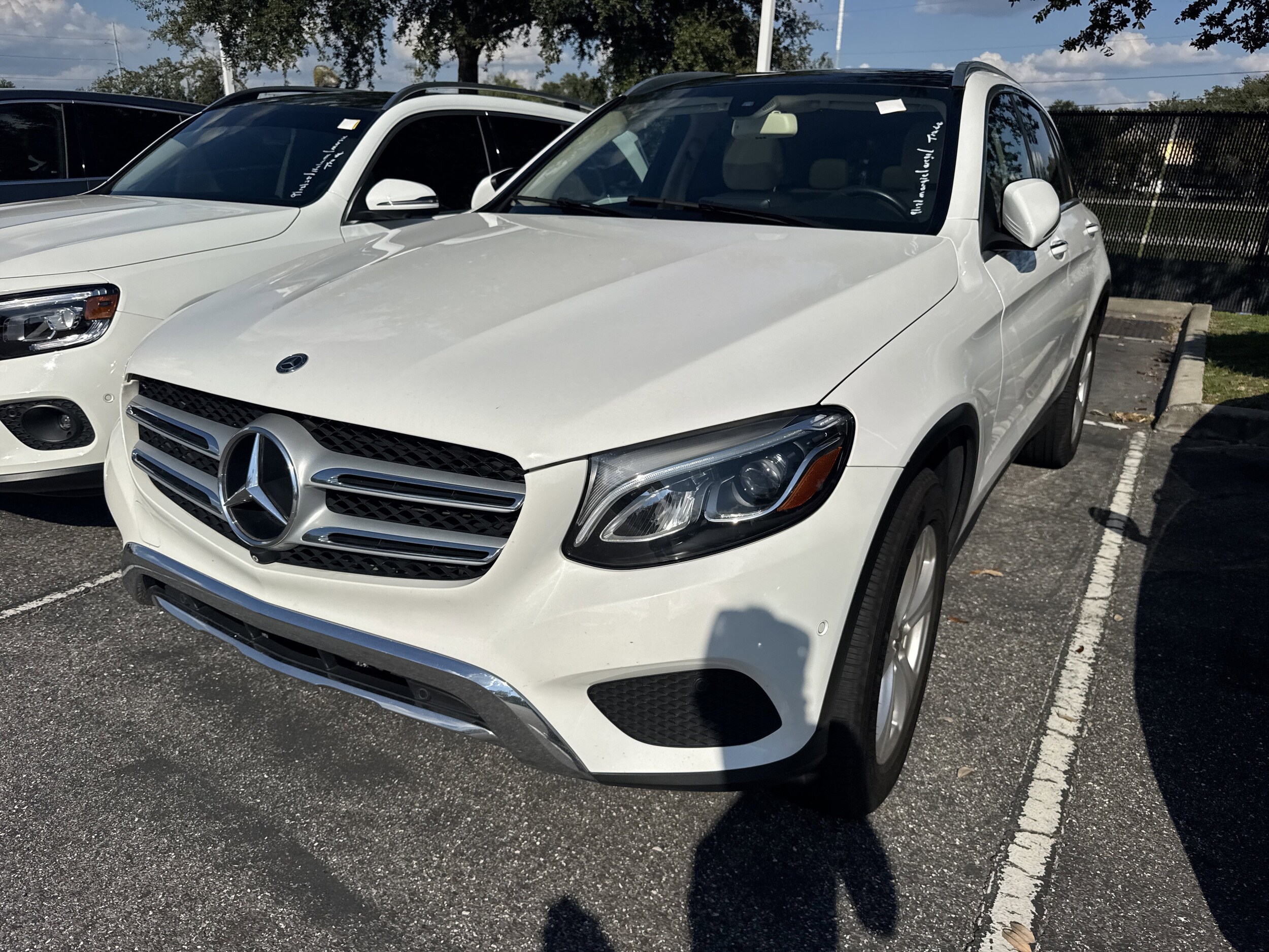 2018 Mercedes Benz GLC 300 photo 2