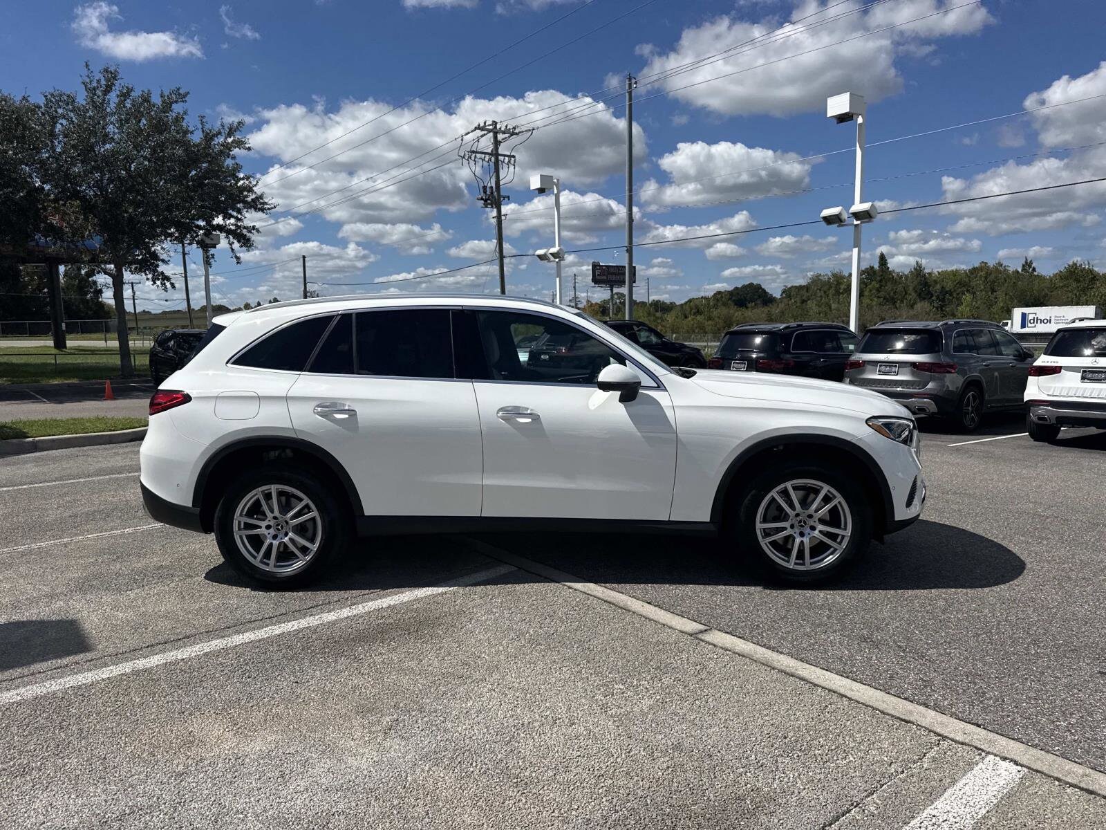 2026 Mercedes Benz GLC 300 photo 2