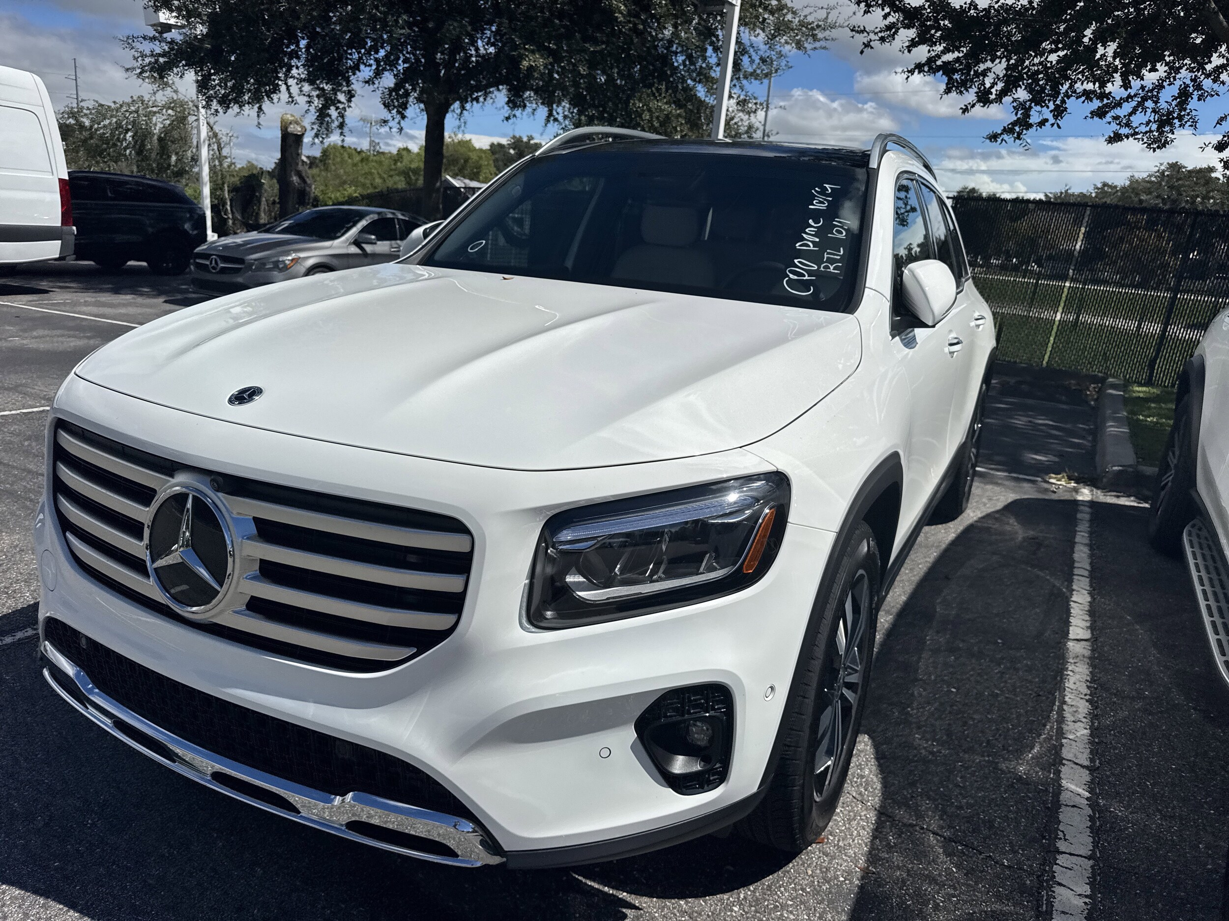 2025 Mercedes Benz GLB 250 photo 3