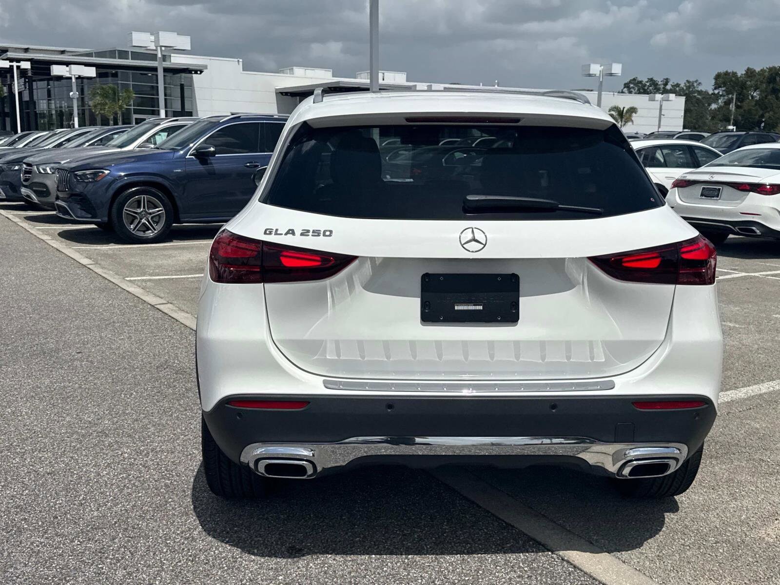 2025 Mercedes Benz GLA 250 photo 3