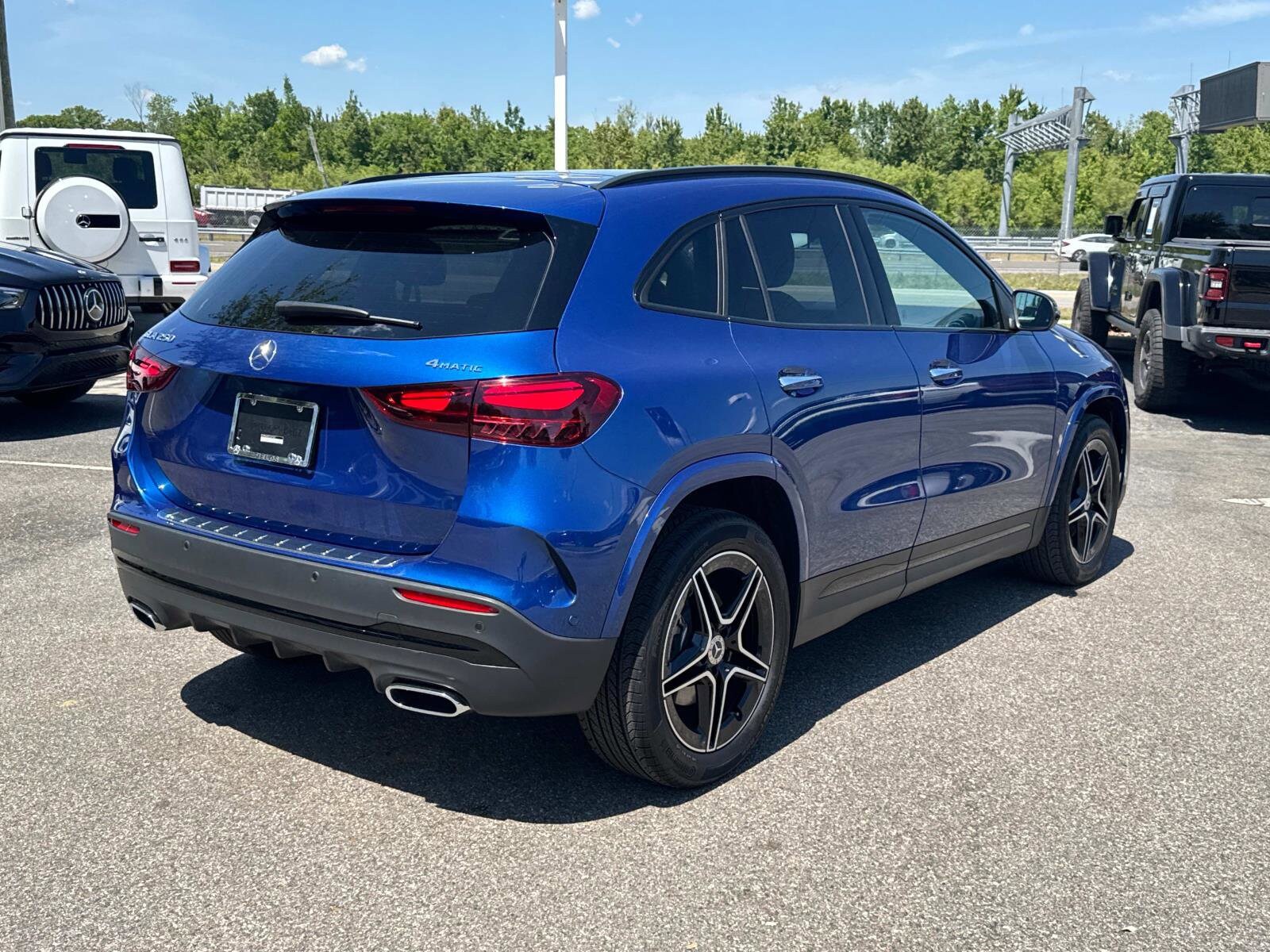 2025 Mercedes Benz GLA 250 4MATIC photo 3