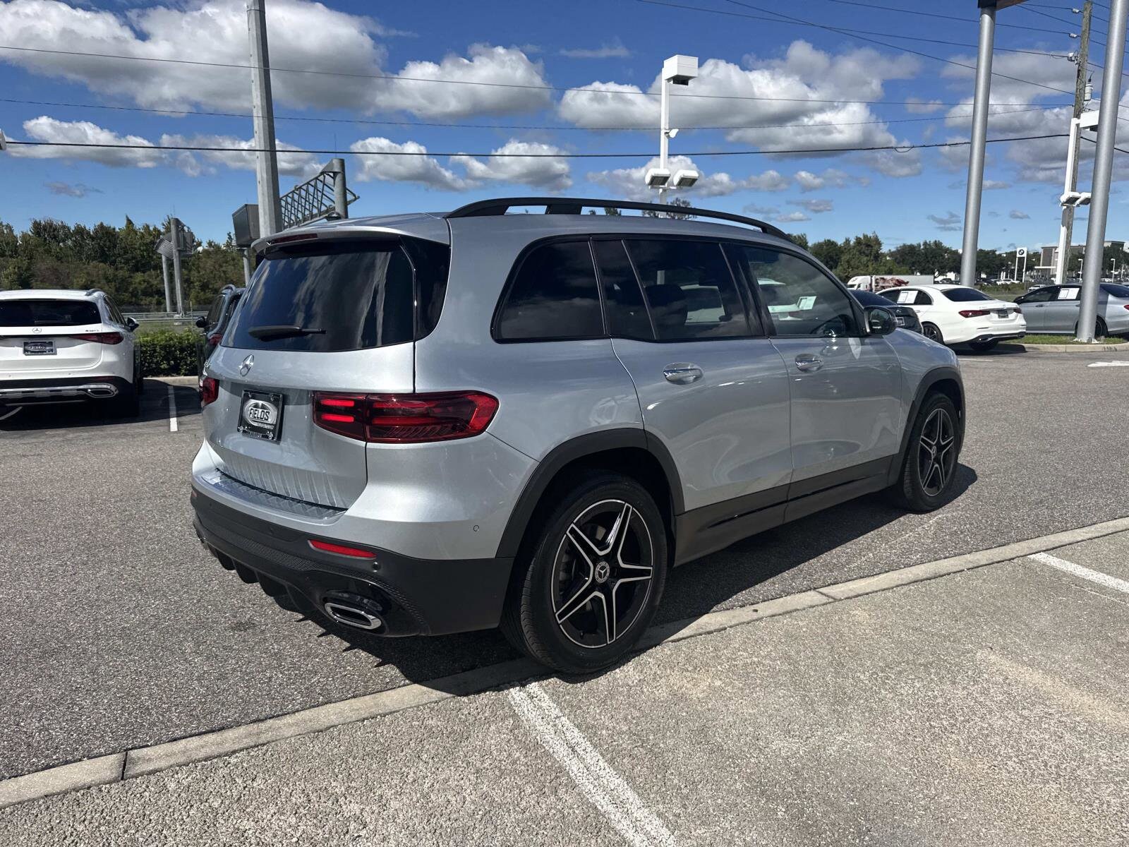2025 Mercedes Benz GLB 250 photo 3