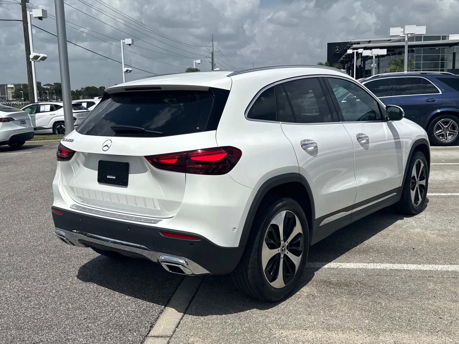 2025 Mercedes Benz GLA 250 photo 2