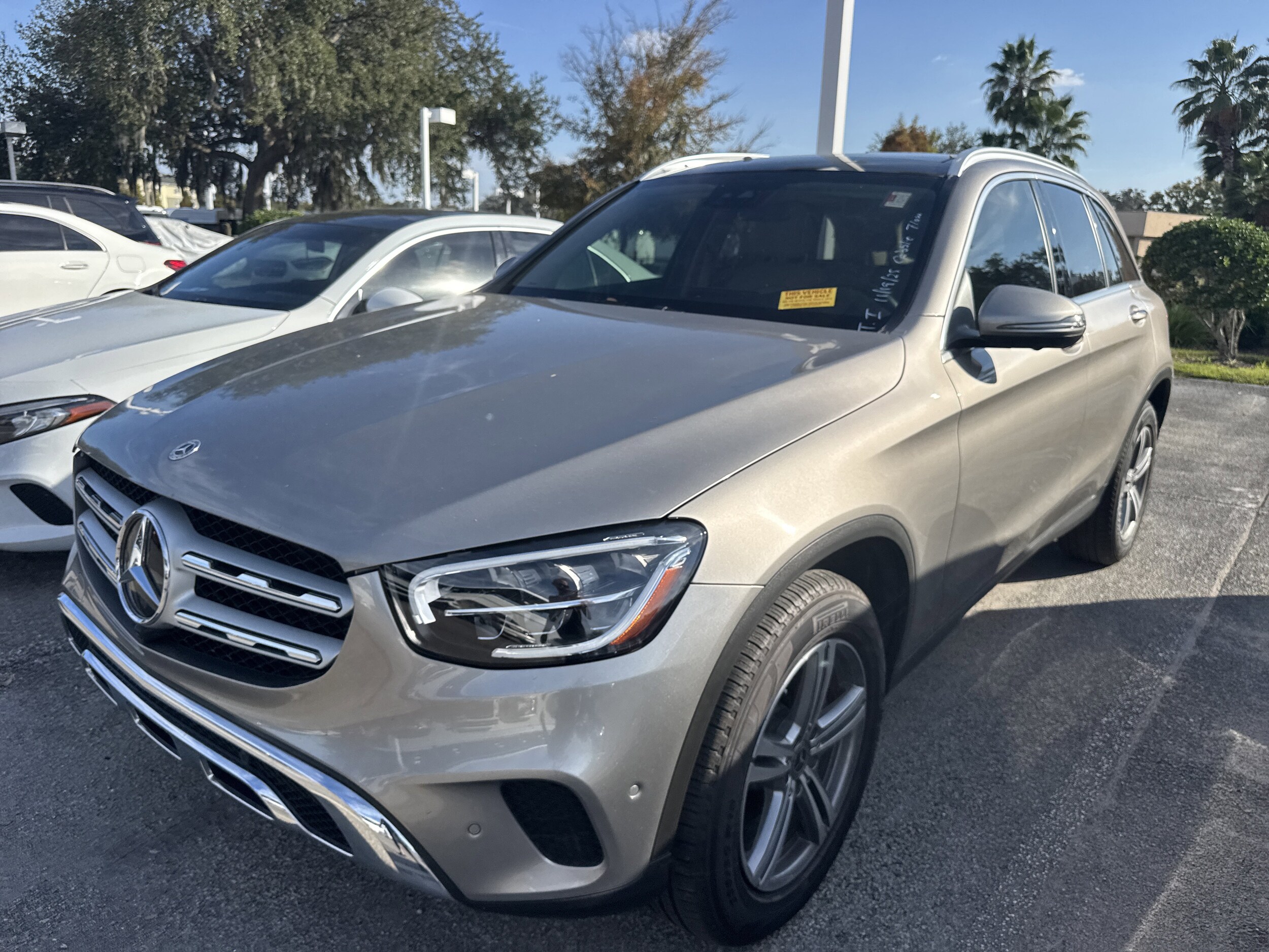 2022 Mercedes Benz GLC 300 photo 4