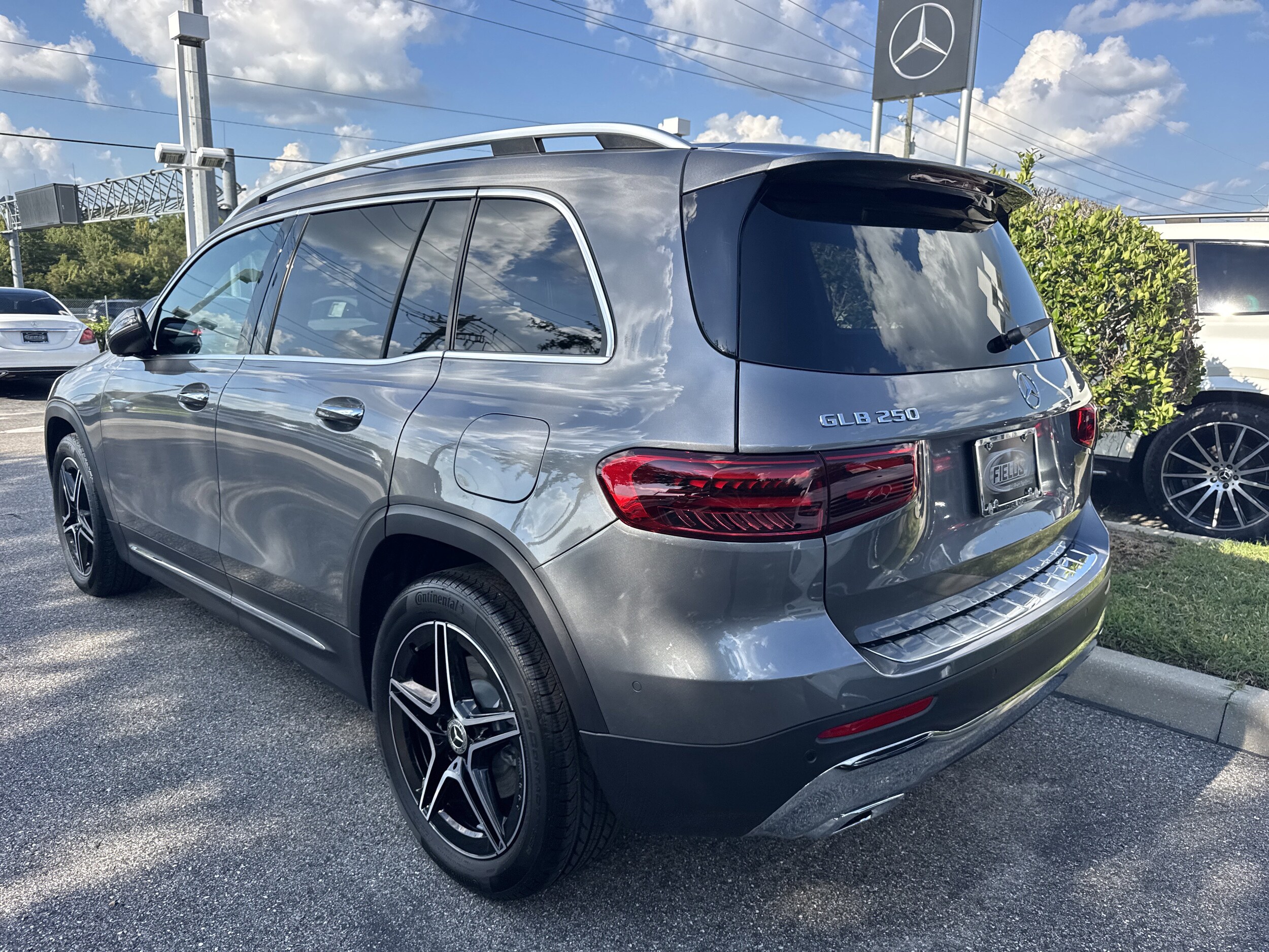 2026 Mercedes Benz GLB 250 photo 2