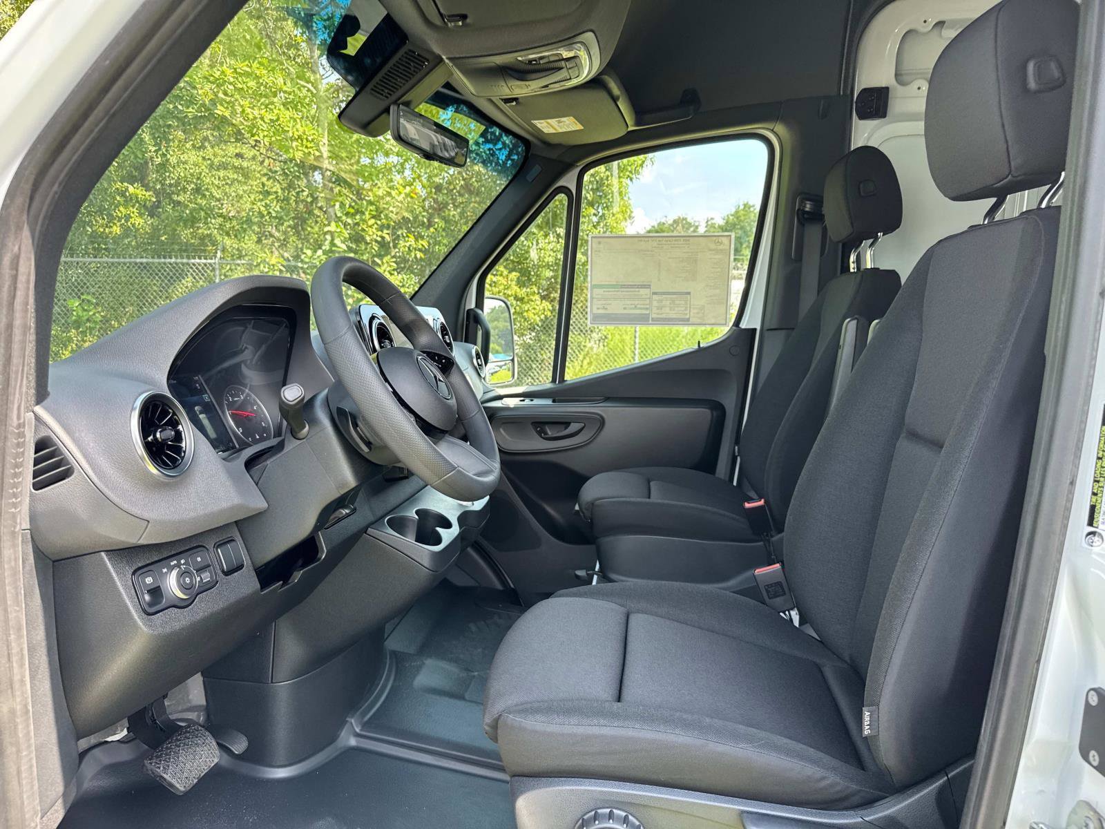 2025 Mercedes-Benz Sprinter Crew Van Base - Photo 13