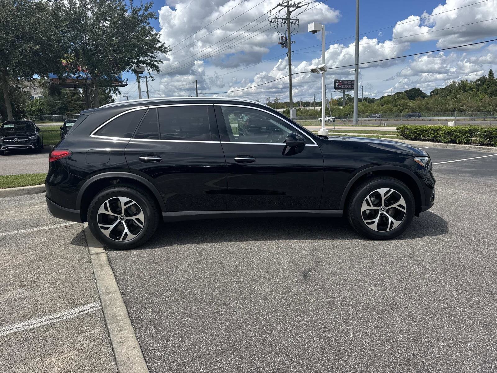 2026 Mercedes Benz GLC 350e 4MATIC photo 2