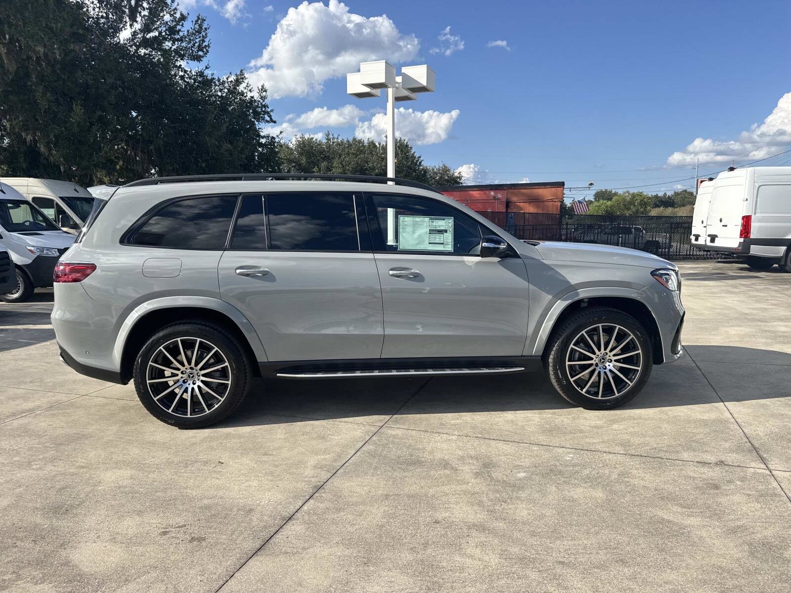 2026 Mercedes Benz GLS 580 4MATIC photo 2