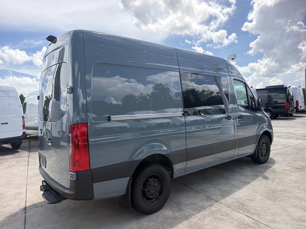 New 2026 Mercedes-Benz Sprinter 2500 Standard Roof 4-Cyl Diesel