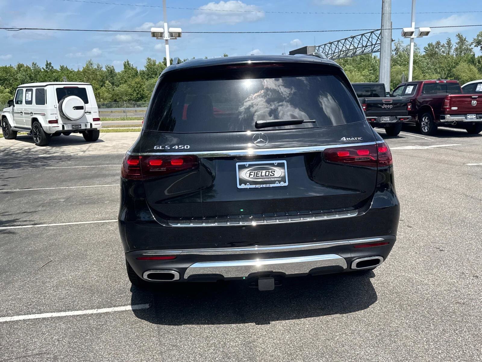 2025 Mercedes Benz GLS 450 4MATIC photo 4