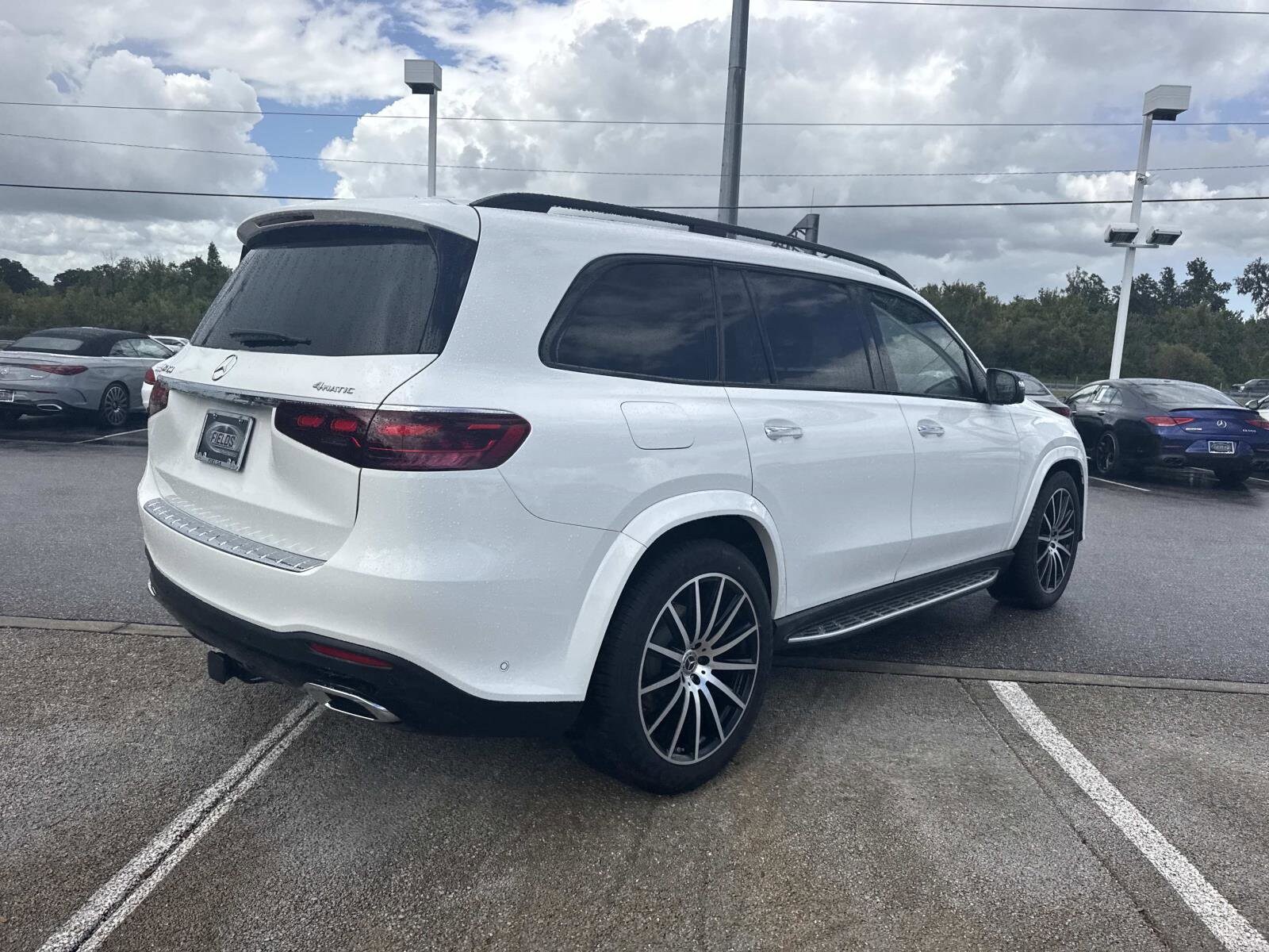 2024 Mercedes Benz GLS 450 4MATIC photo 2