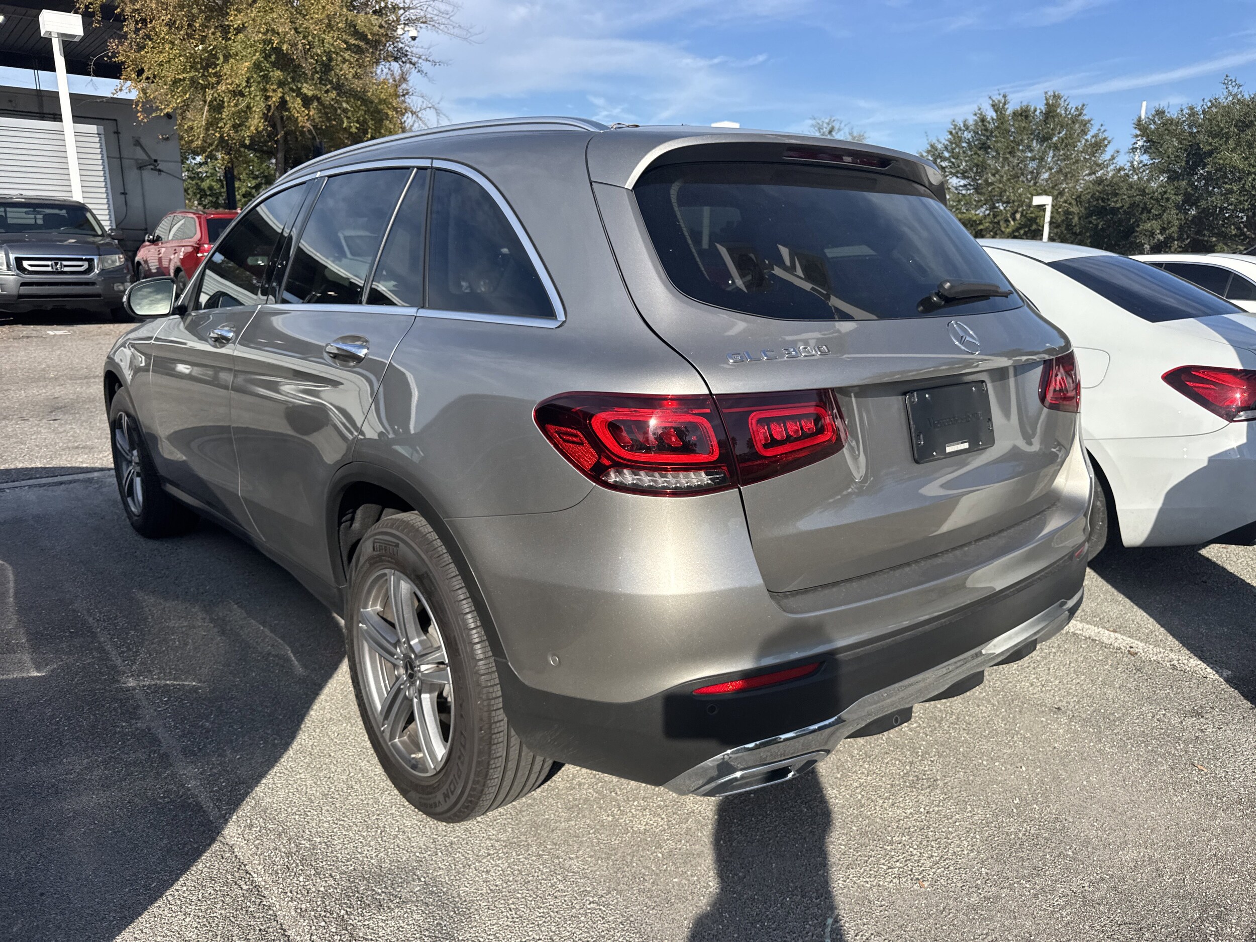 2022 Mercedes Benz GLC 300 photo 3