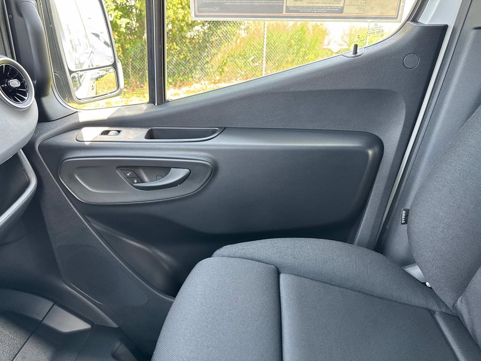 2025 Mercedes-Benz Sprinter Crew Van Base - Photo 16