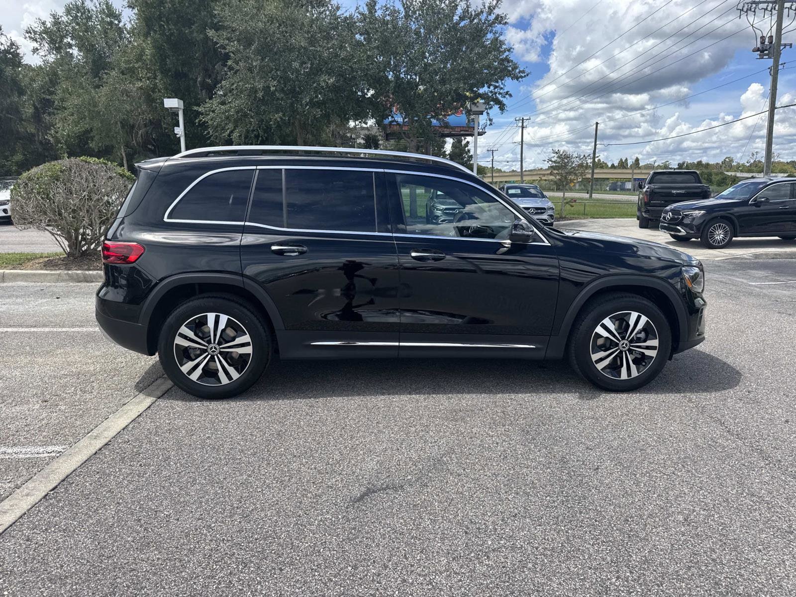 2026 Mercedes-Benz GLB GLB 250 - Photo 2
