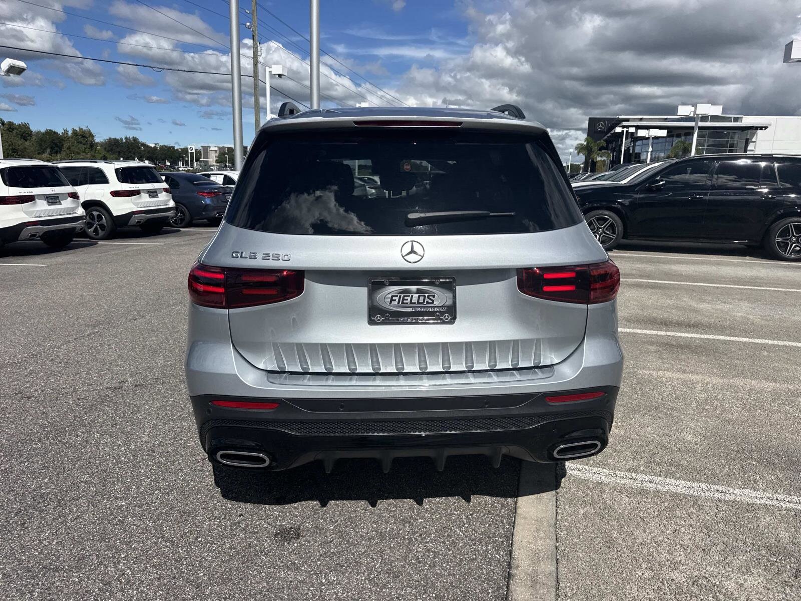 2025 Mercedes Benz GLB 250 photo 4
