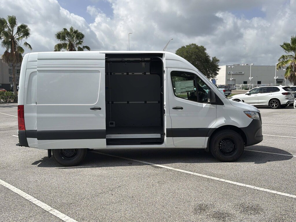 New 2026 Mercedes-Benz Sprinter 2500 Standard Roof 4-Cyl Diesel