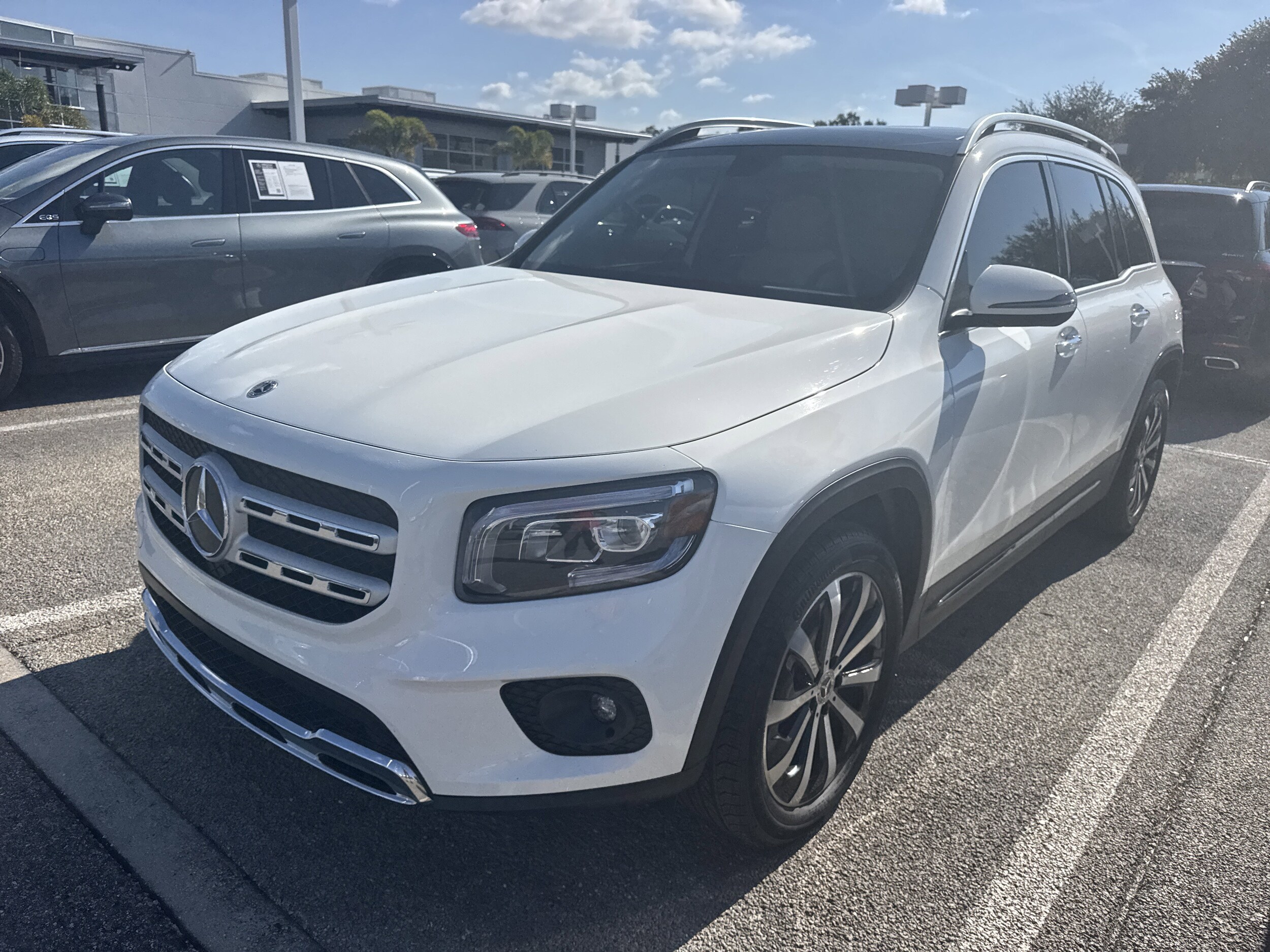 2022 Mercedes Benz GLB 250 photo 3