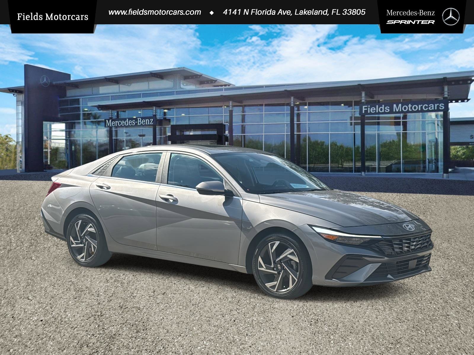 2024 Hyundai Elantra Limited's photo