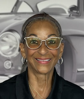 Staff member Margarita Abreu from ID_c8ef4992f752