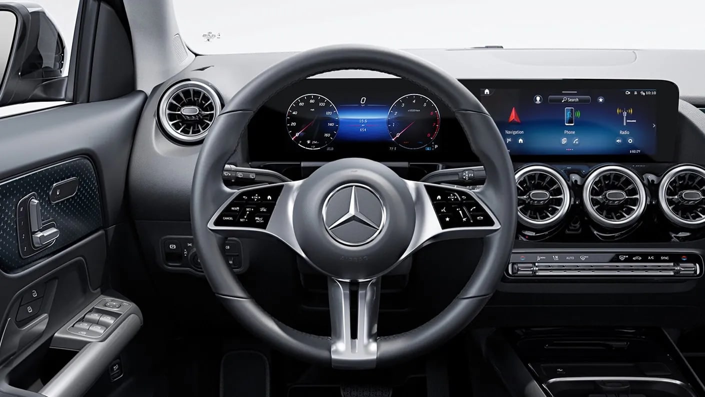 2025-mercedes-benz-GLA-SUV-int-tech-closeup.png