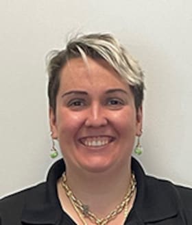 Staff member Bobbi Ausmus from ID_3e208dc9694a