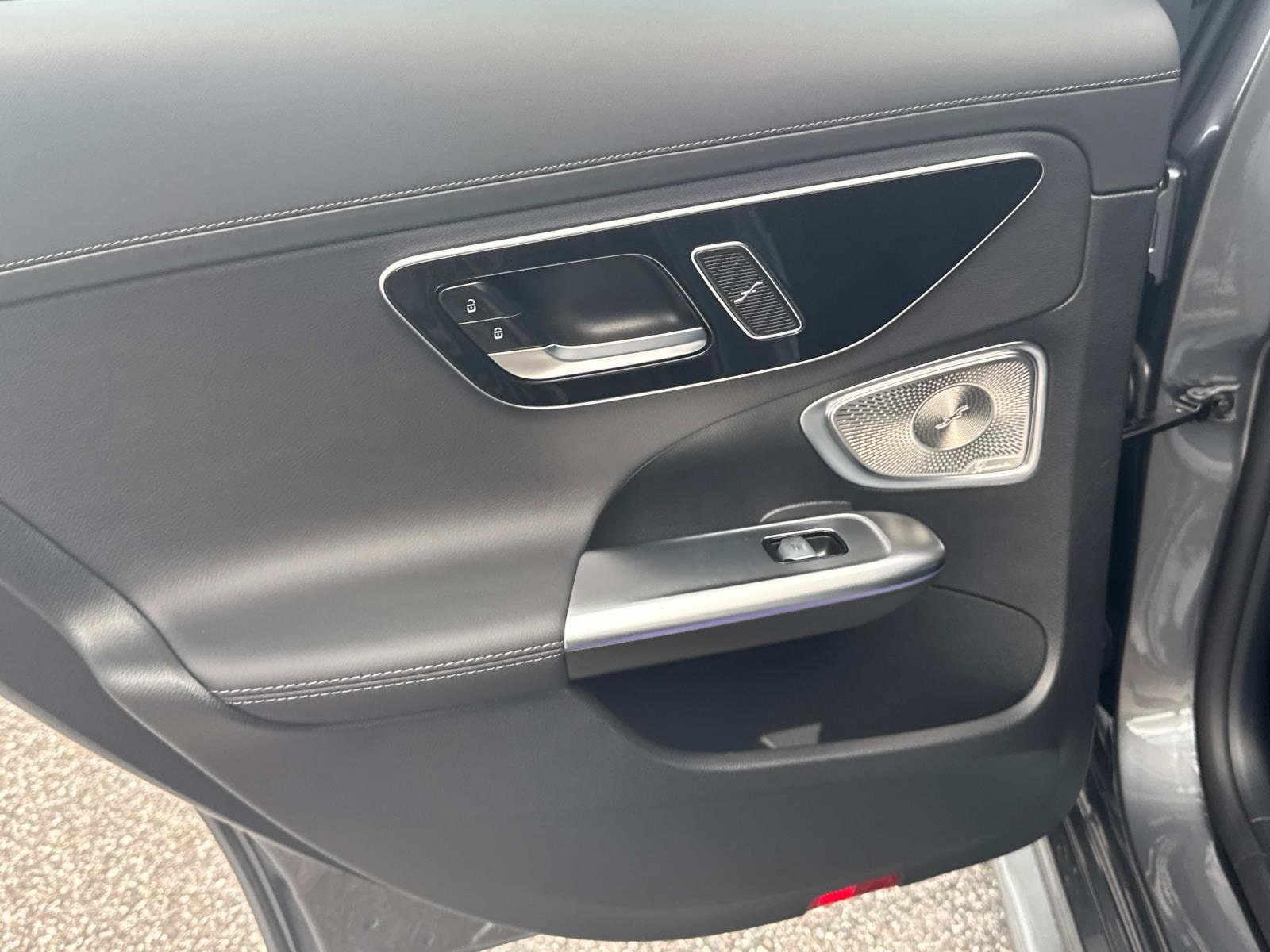 2025 Mercedes-Benz C-Class Sedan C 300 - Photo 11