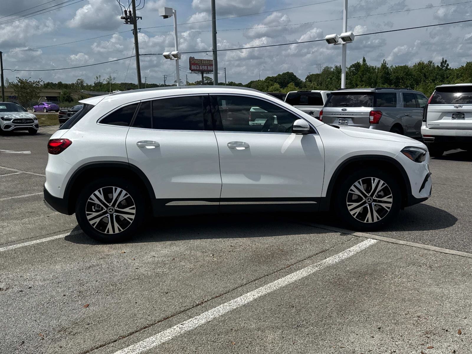 2025 Mercedes Benz GLA 250 photo 2