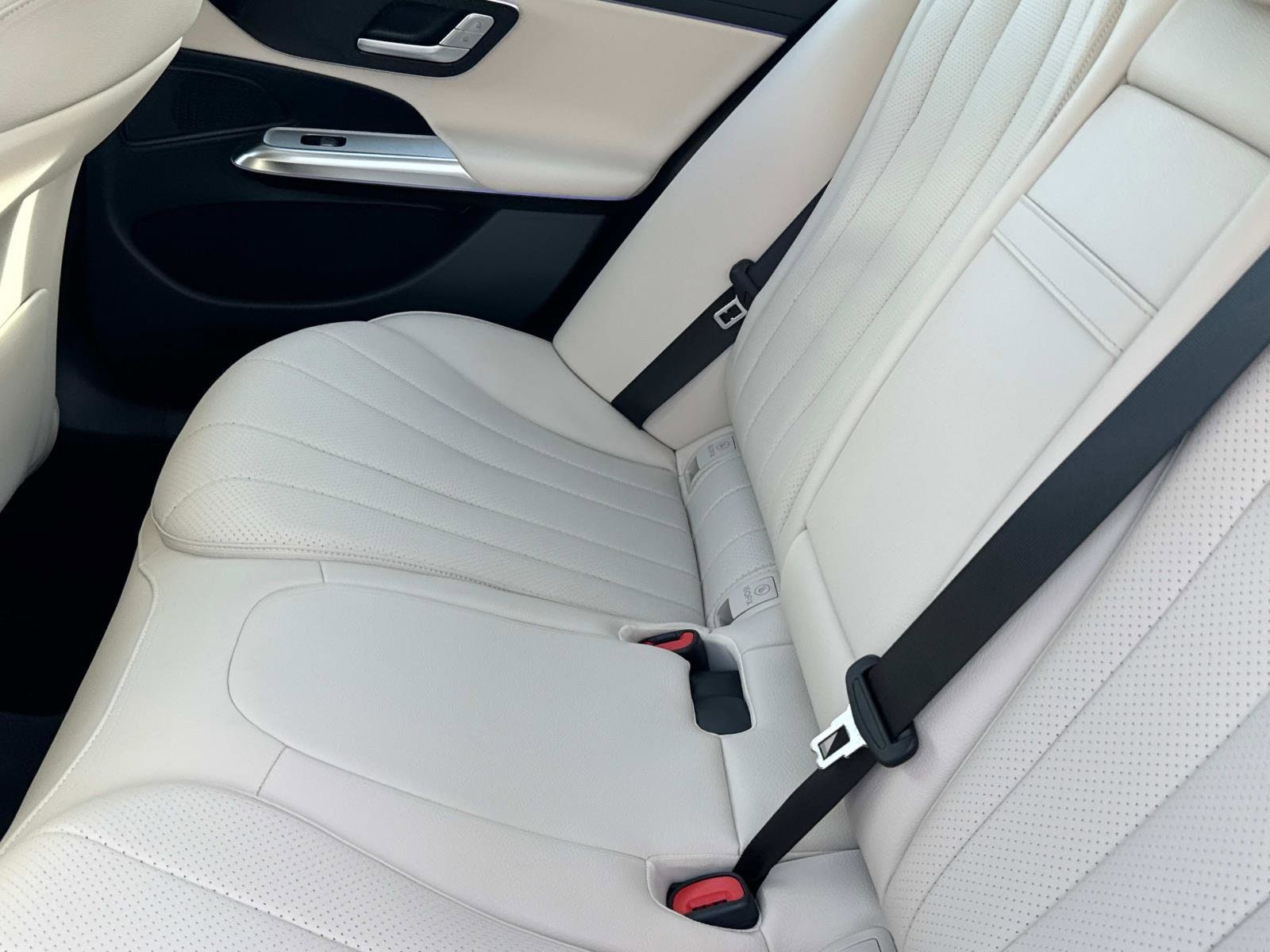 2025 Mercedes-Benz E-Class E350 - Photo 12