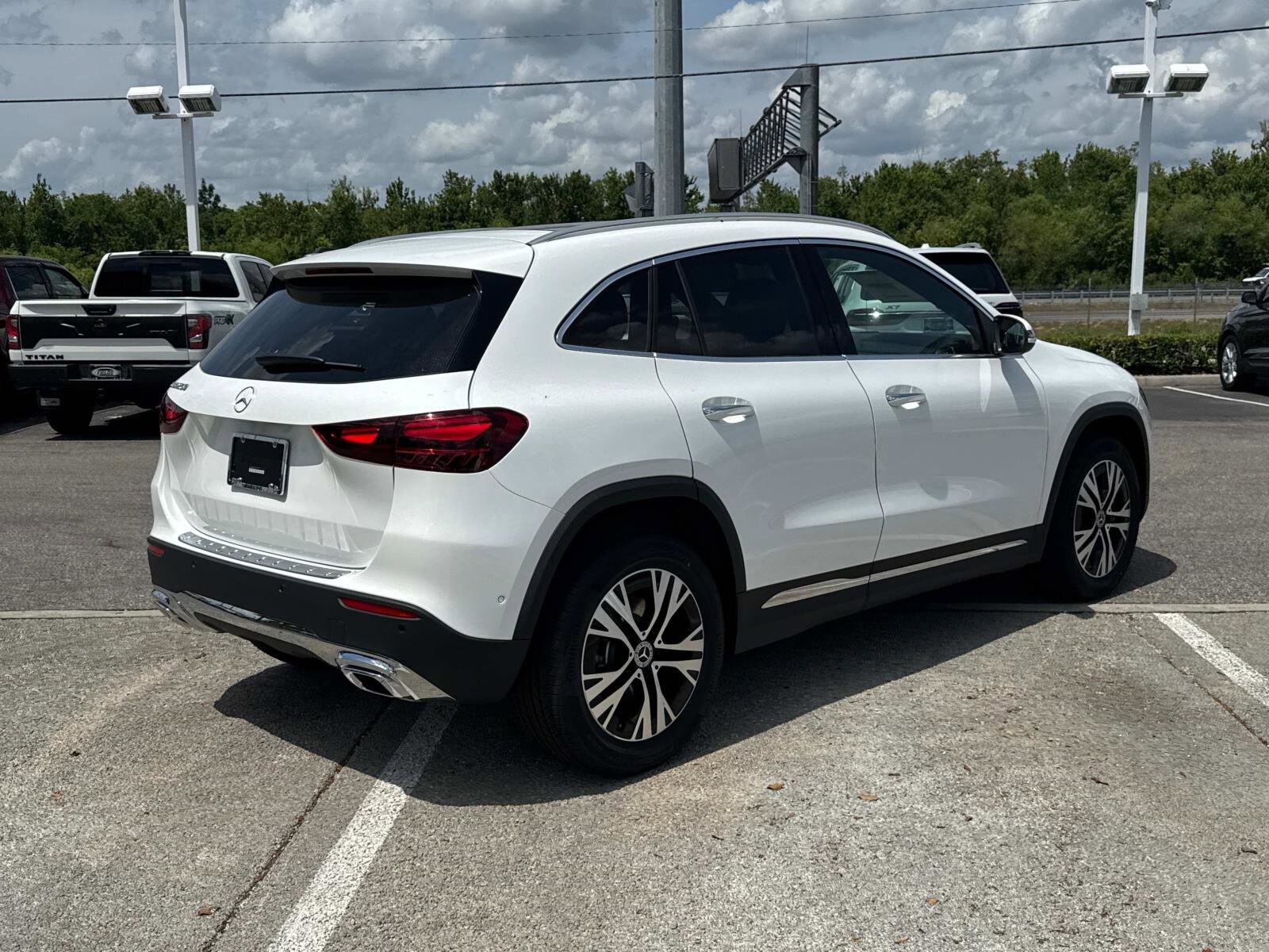 2025 Mercedes Benz GLA 250 photo 3