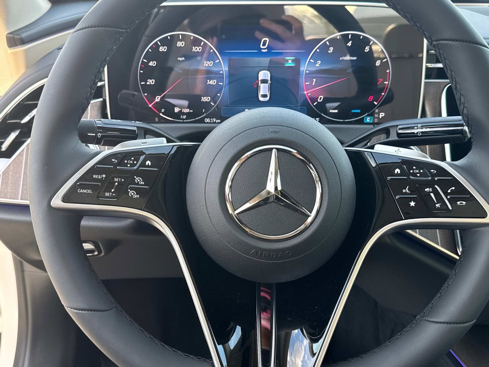 2025 Mercedes-Benz E-Class E350 - Photo 27
