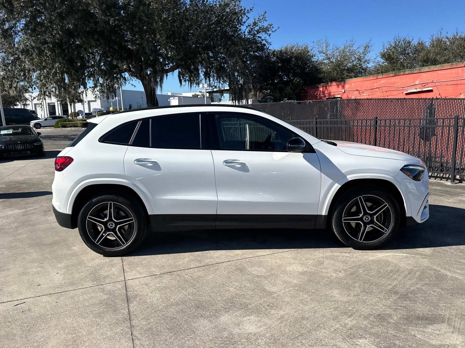 2025 Mercedes Benz GLA 250 photo 3