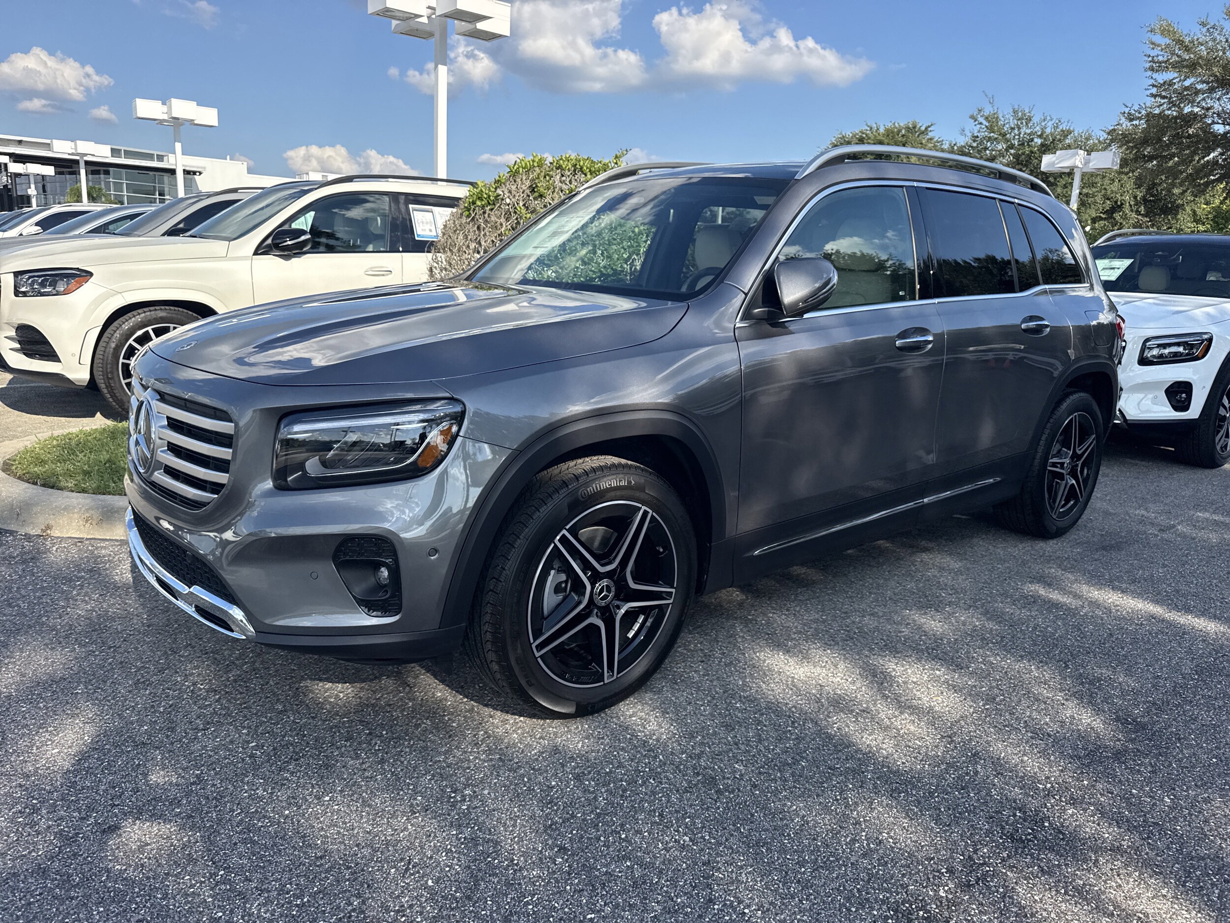 2026 Mercedes Benz GLB 250 photo 3