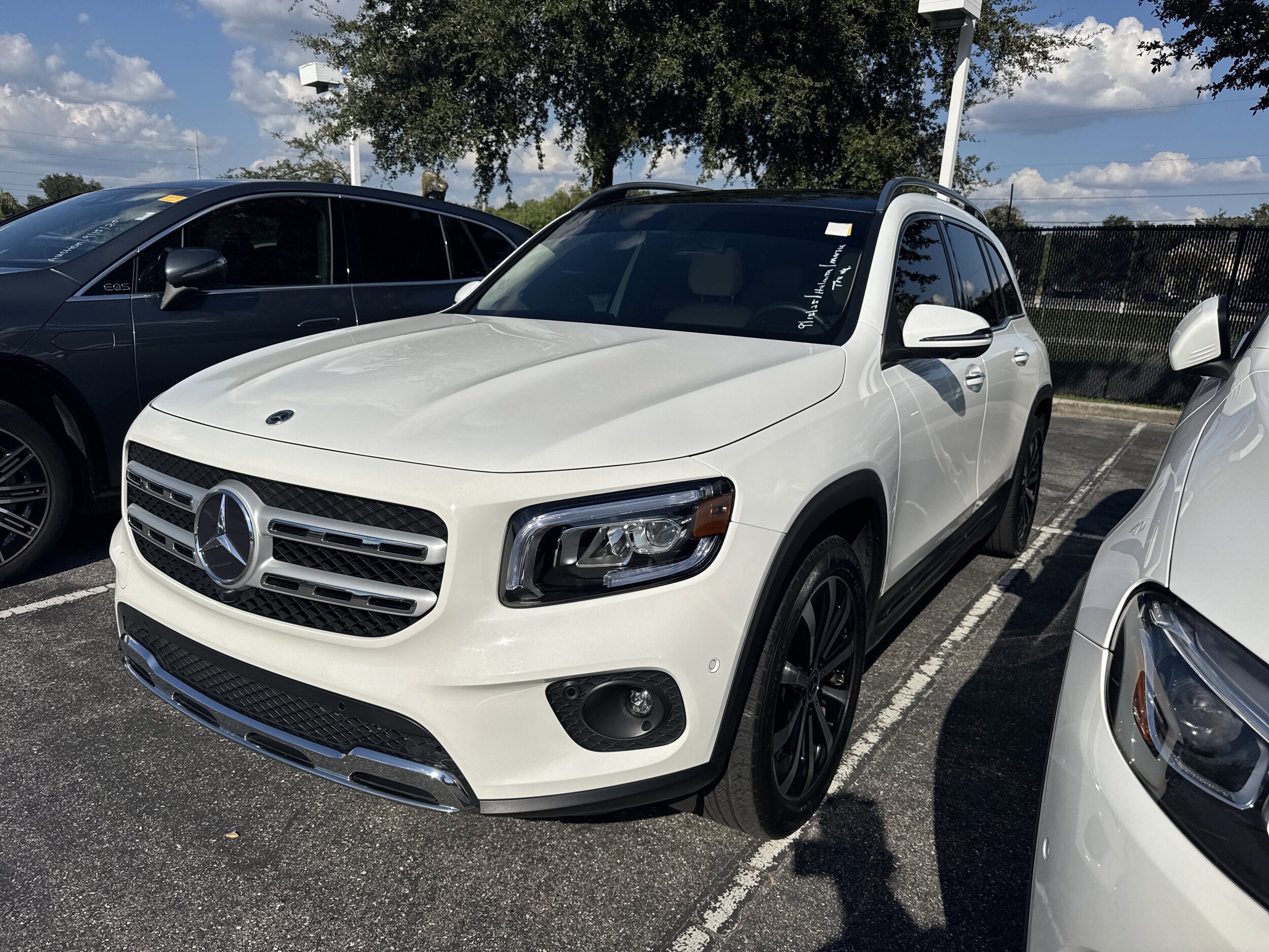2022 Mercedes Benz GLB 250 photo 4