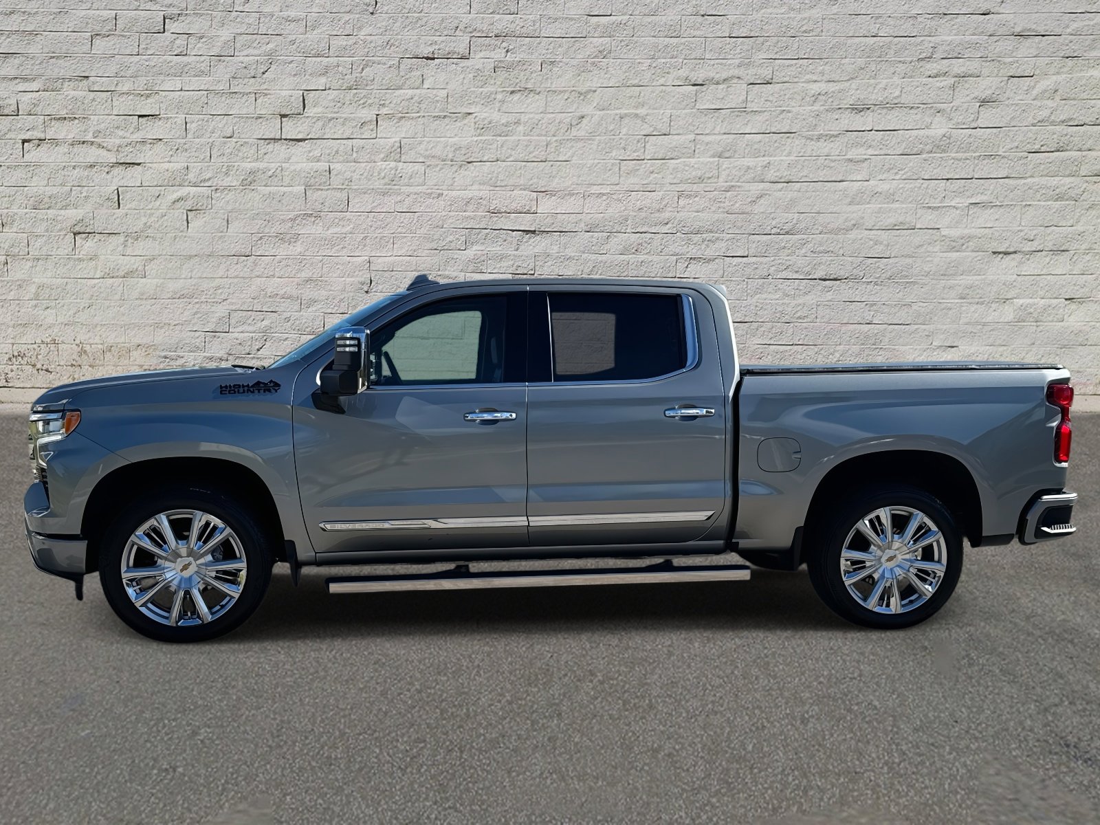 2024 Chevrolet Silverado 1500 High Country photo 2