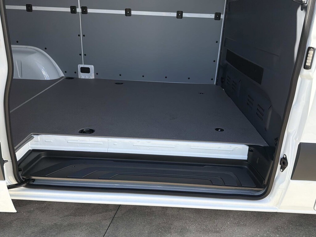 New 2026 Mercedes-Benz Sprinter 2500 Standard Roof 4-Cyl Diesel