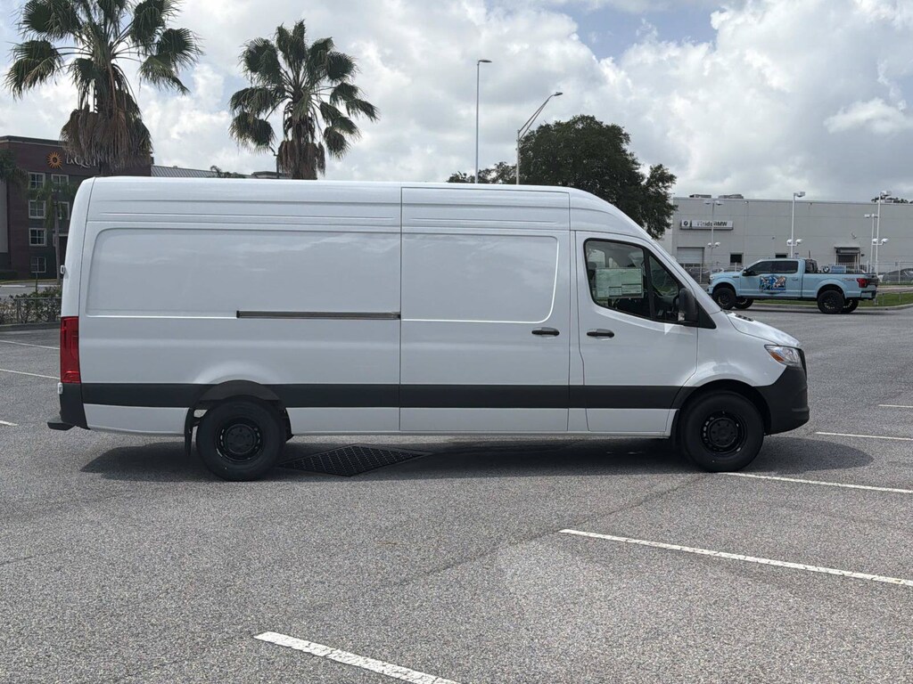 New 2026 Mercedes-Benz Sprinter 2500 High Roof 4-Cyl Diesel