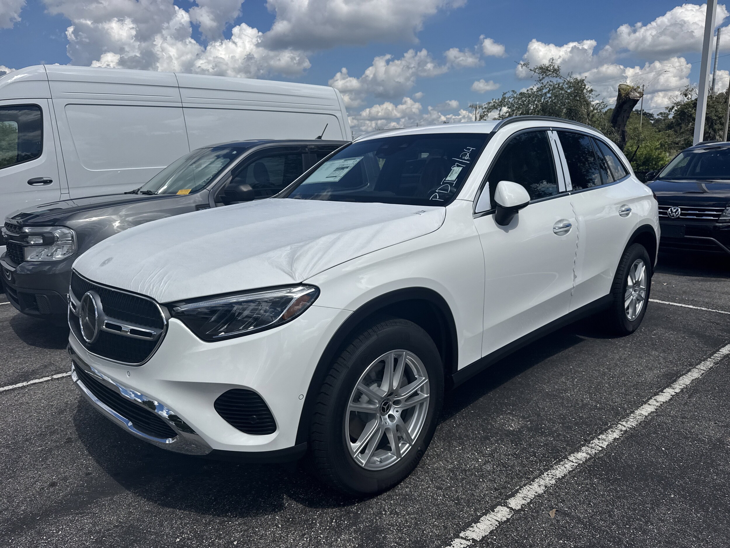 2026 Mercedes Benz GLC 300 photo 3